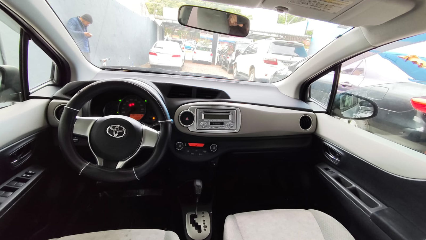 TOYOTA NEW VITZ 2011 AUTOMÁTICO RECIÉN IMPORTADO MOTOR 1300 NAFTERO