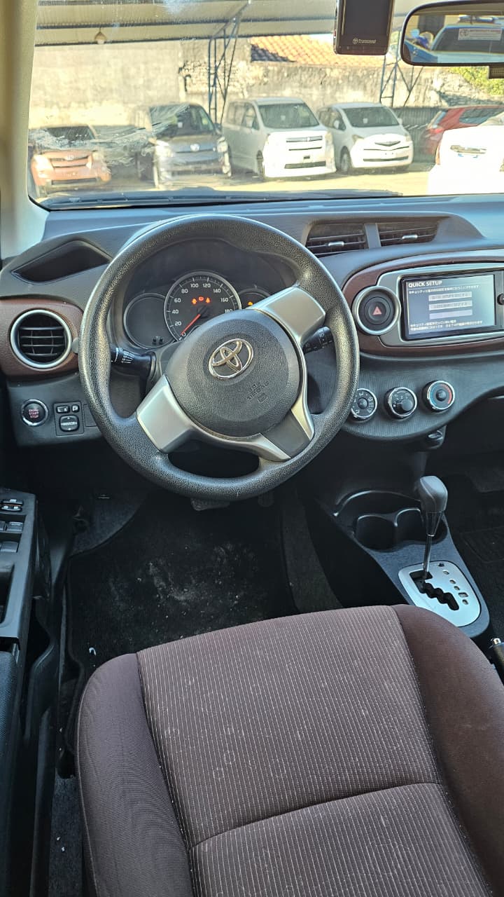 TOYOTA NEW VITZ 2011 AUTOMÁTICO RECIÉN IMPORTADO MOTOR 1300 NAFTERO