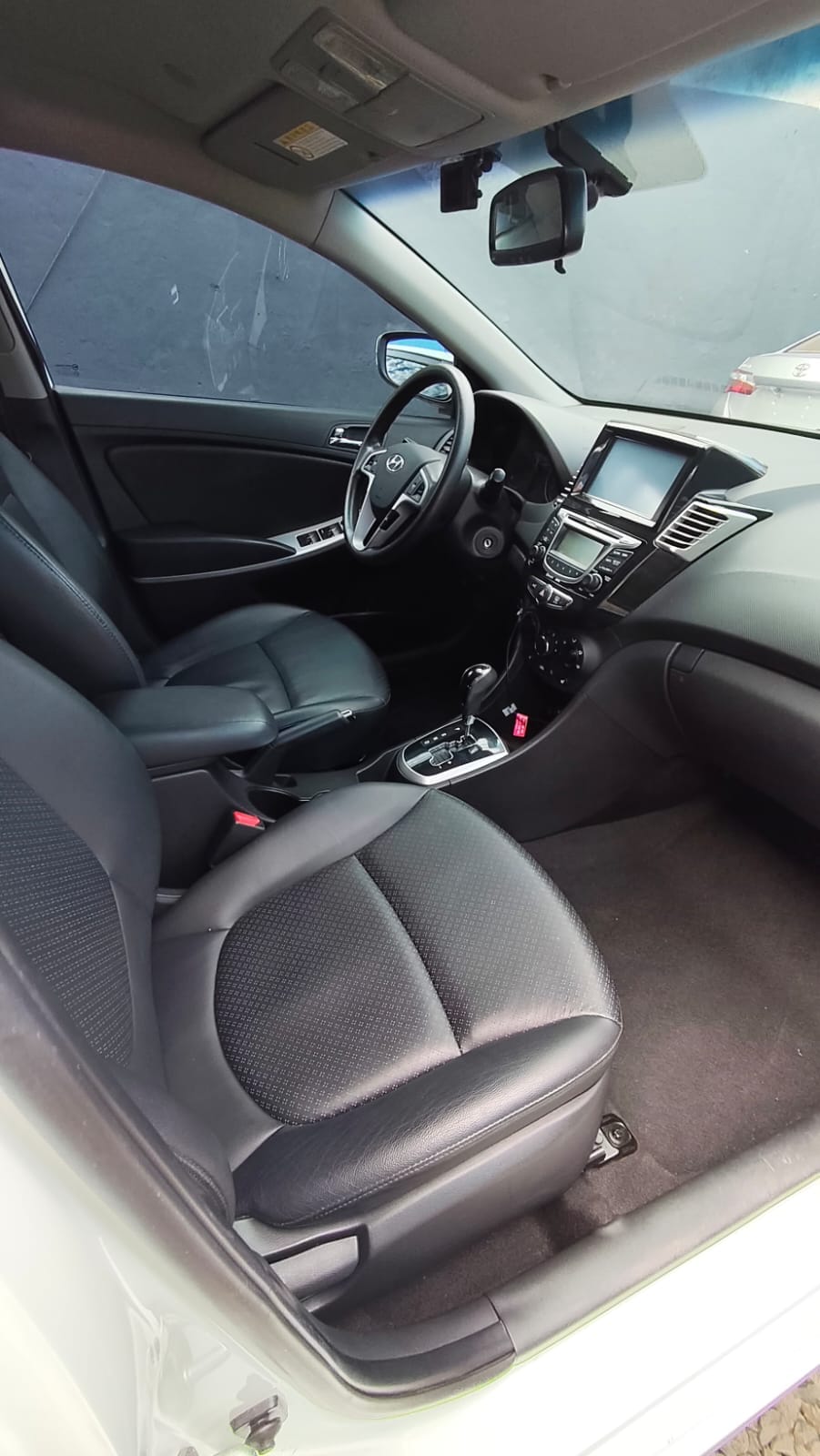 HYUNDAI ACCENT 2011 AUTOMÁTICO MOTOR 1400 NAFTERO