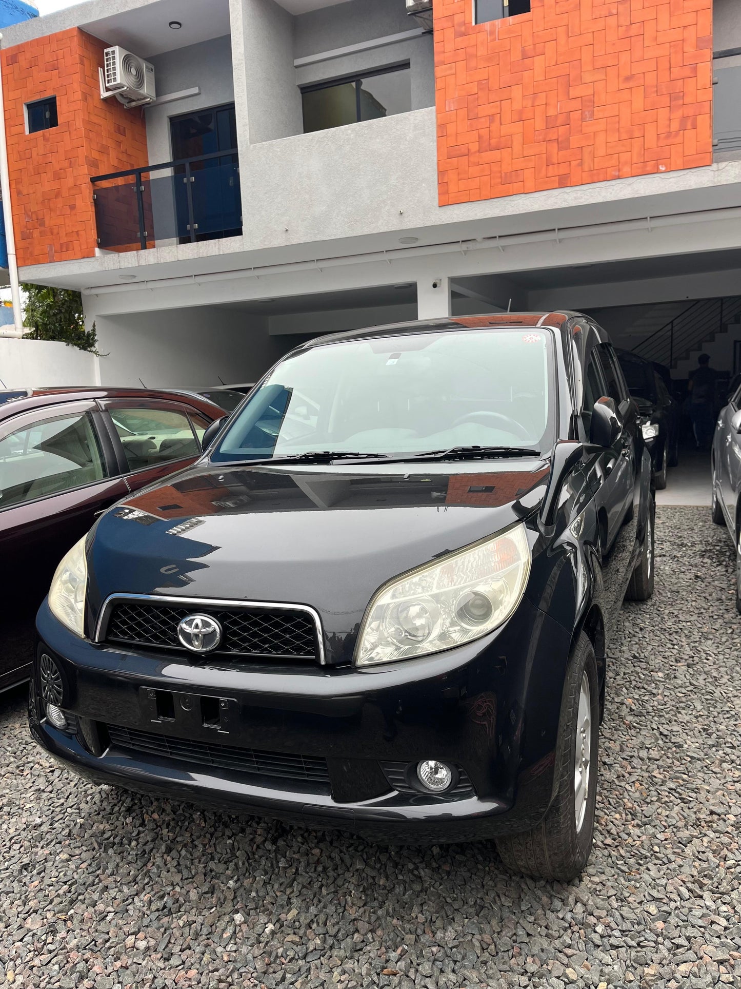 TOYOTA RUSH 2006 RECIÉN IMPORTADO COLOR NEGRO AUTOMÁTICO MOTOR 1500 NAFTERO