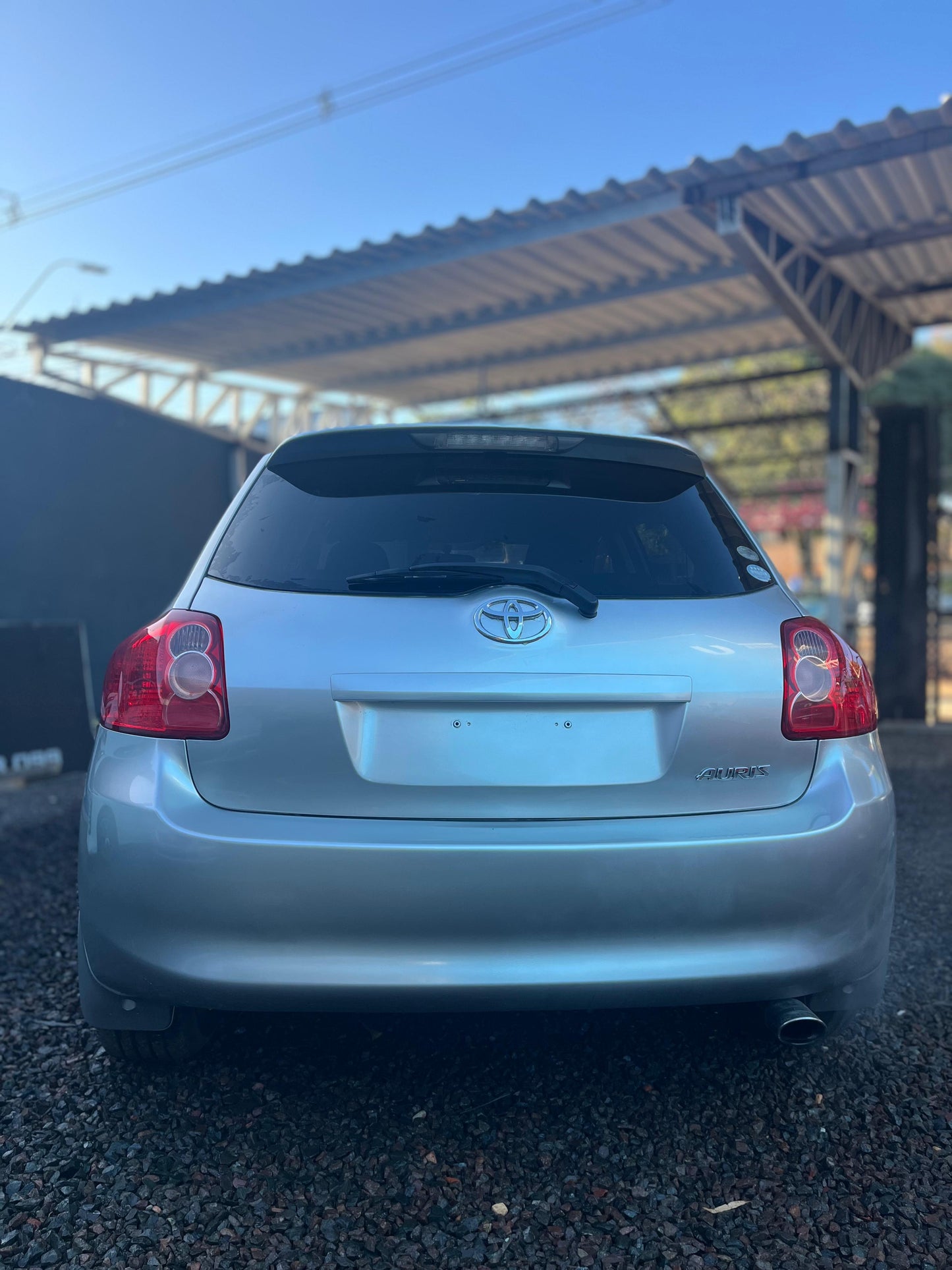 TOYORA AURIS 2008 RECIÉN IMPORTADO COLOR GRIS MOTOR 1500 NAFTERO