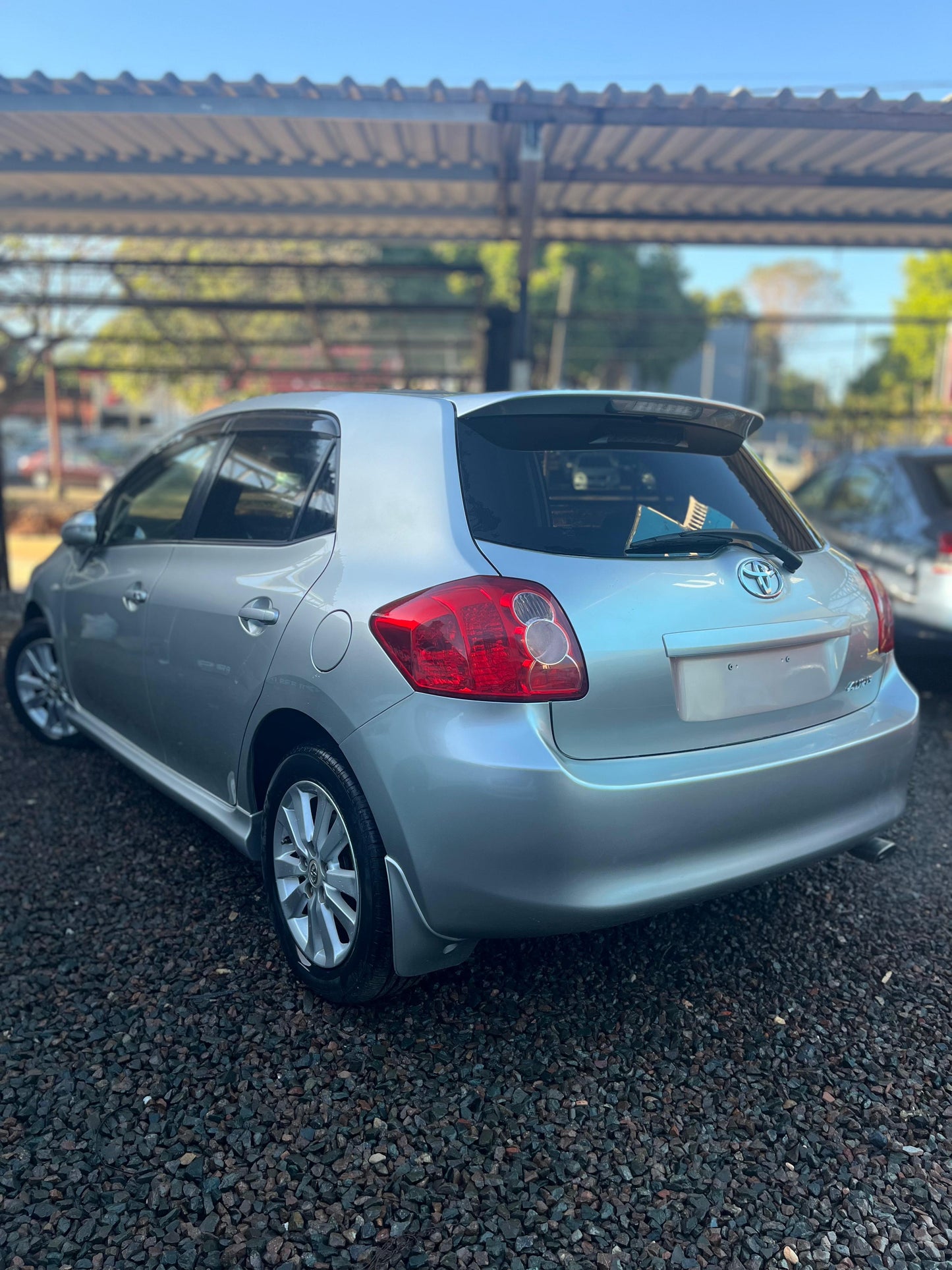 TOYORA AURIS 2008 RECIÉN IMPORTADO COLOR GRIS MOTOR 1500 NAFTERO