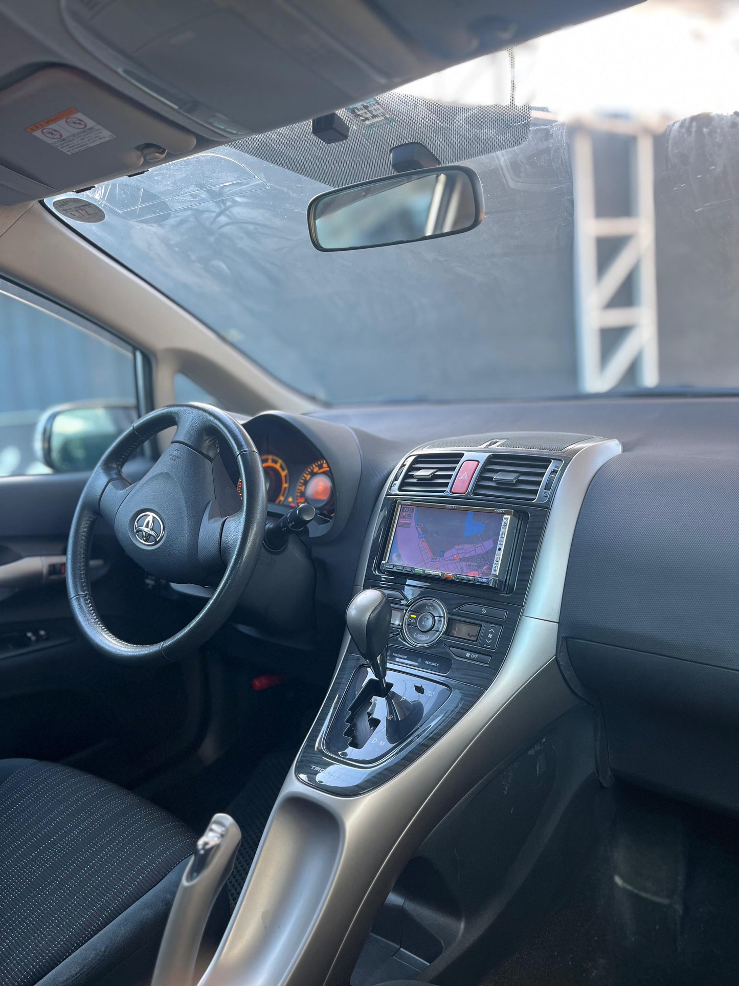 TOYORA AURIS 2008 RECIÉN IMPORTADO COLOR GRIS MOTOR 1500 NAFTERO