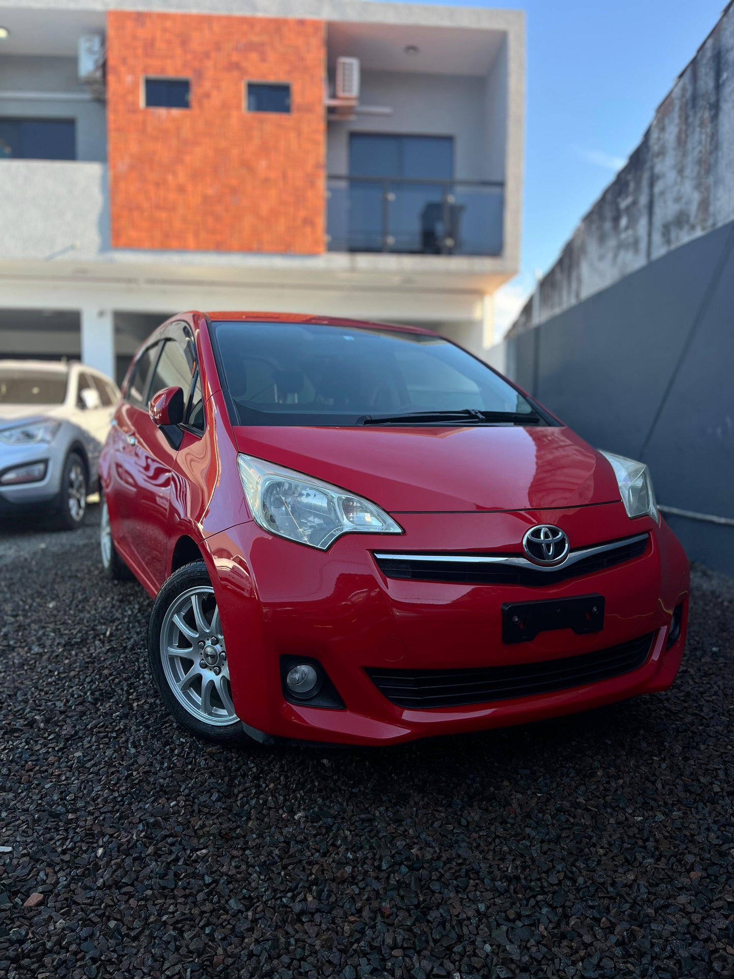 TOYOTA RACTIS 2011 RECIÉN IMPORTADO AUTOMÁTICO MOTOR 1500 NAFTERO