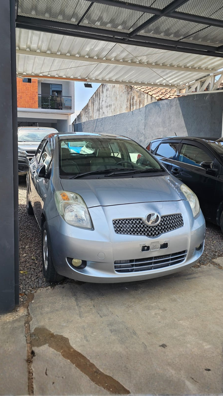 TOYOTA NEW VITZ 2007 AUTOMÁTICO RECIÉN IMPORTADO MOTOR 1300 NAFTERO