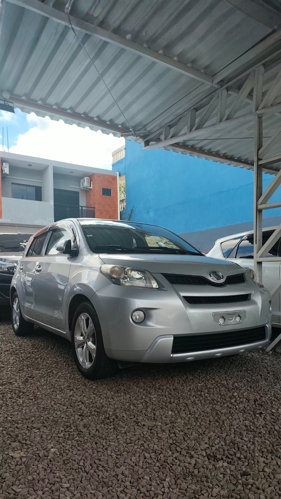 TOYOTA NEW IST 2009 RECIÉN IMPORTADO AUTOMÁTICO MOTOR 1500 NAFTERO