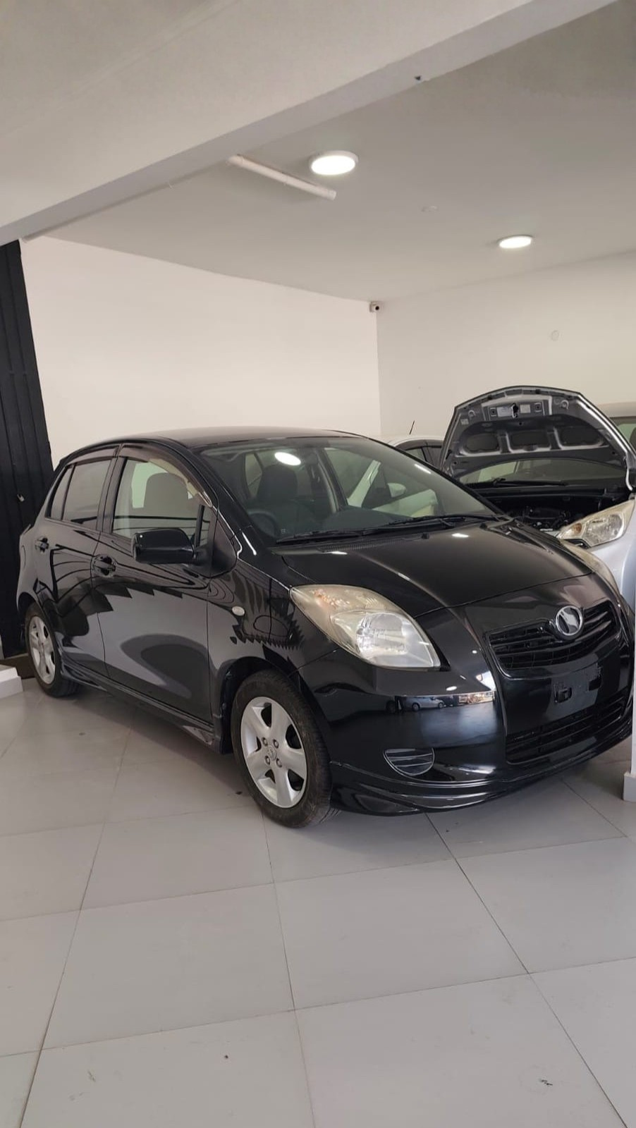 TOYOTA NEW VITZ 2007 AUTOMÁTICO RECIÉN IMPORTADO MOTOR 1300 NAFTERO