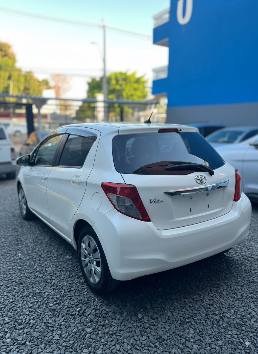 TOYOTA NEW VITZ 2011 RECIÉN IMPORTADO AUTOMÁTICO MOTOR 1300 NAFTERO