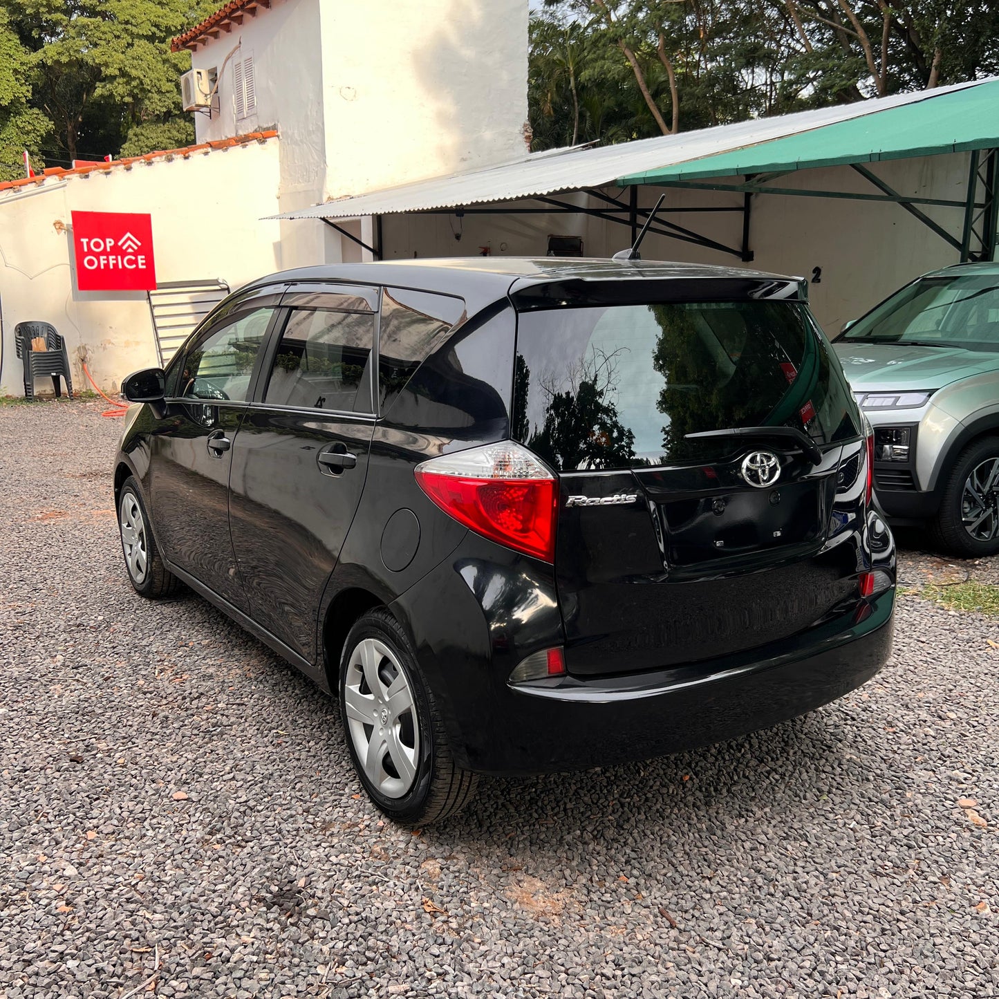 TOYOTA RACTIS 2011 RECIÉN IMPORTADO COLOR NEGRO AUTOMÁTICO MOTOR 1500 NAFTERO