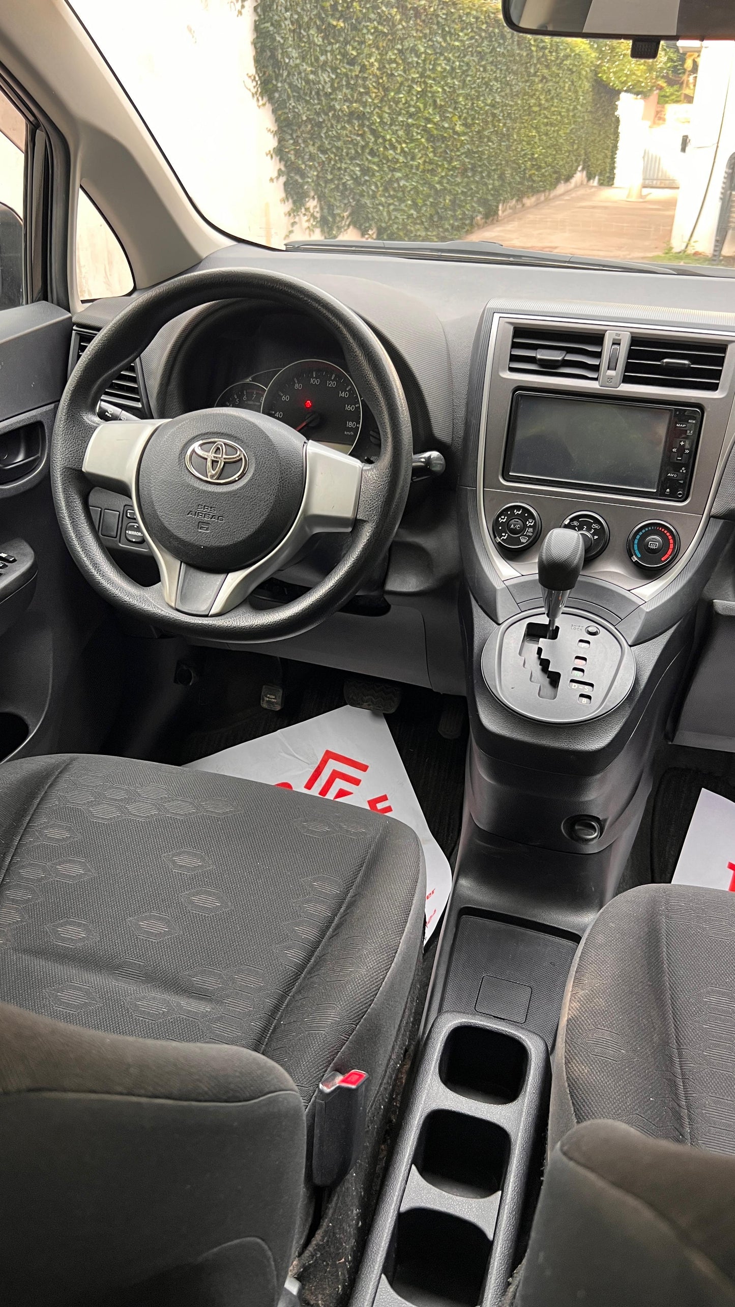 TOYOTA RACTIS 2011 RECIÉN IMPORTADO COLOR NEGRO AUTOMÁTICO MOTOR 1500 NAFTERO
