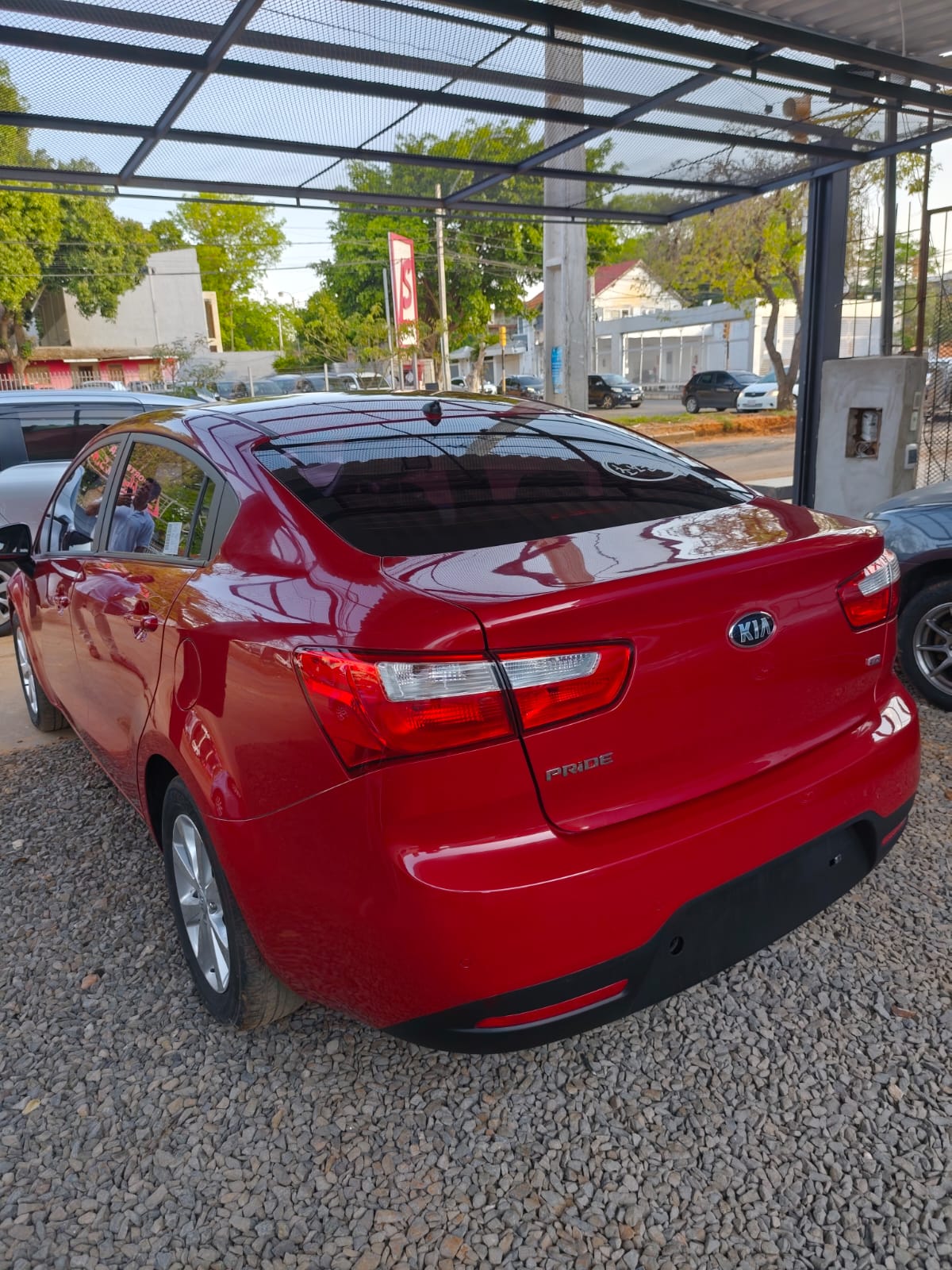 KIA RIO PRIDE SEDÁN 2012 RECIÉN IMPORTADO AUTOMÁTICO MOTOR 1600 NAFTERO