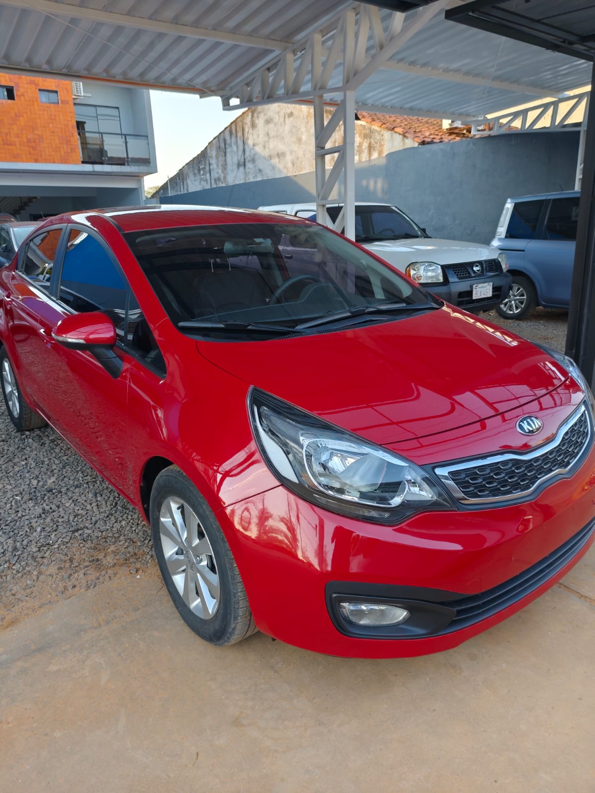 KIA RIO PRIDE SEDÁN 2012 RECIÉN IMPORTADO AUTOMÁTICO MOTOR 1600 NAFTERO