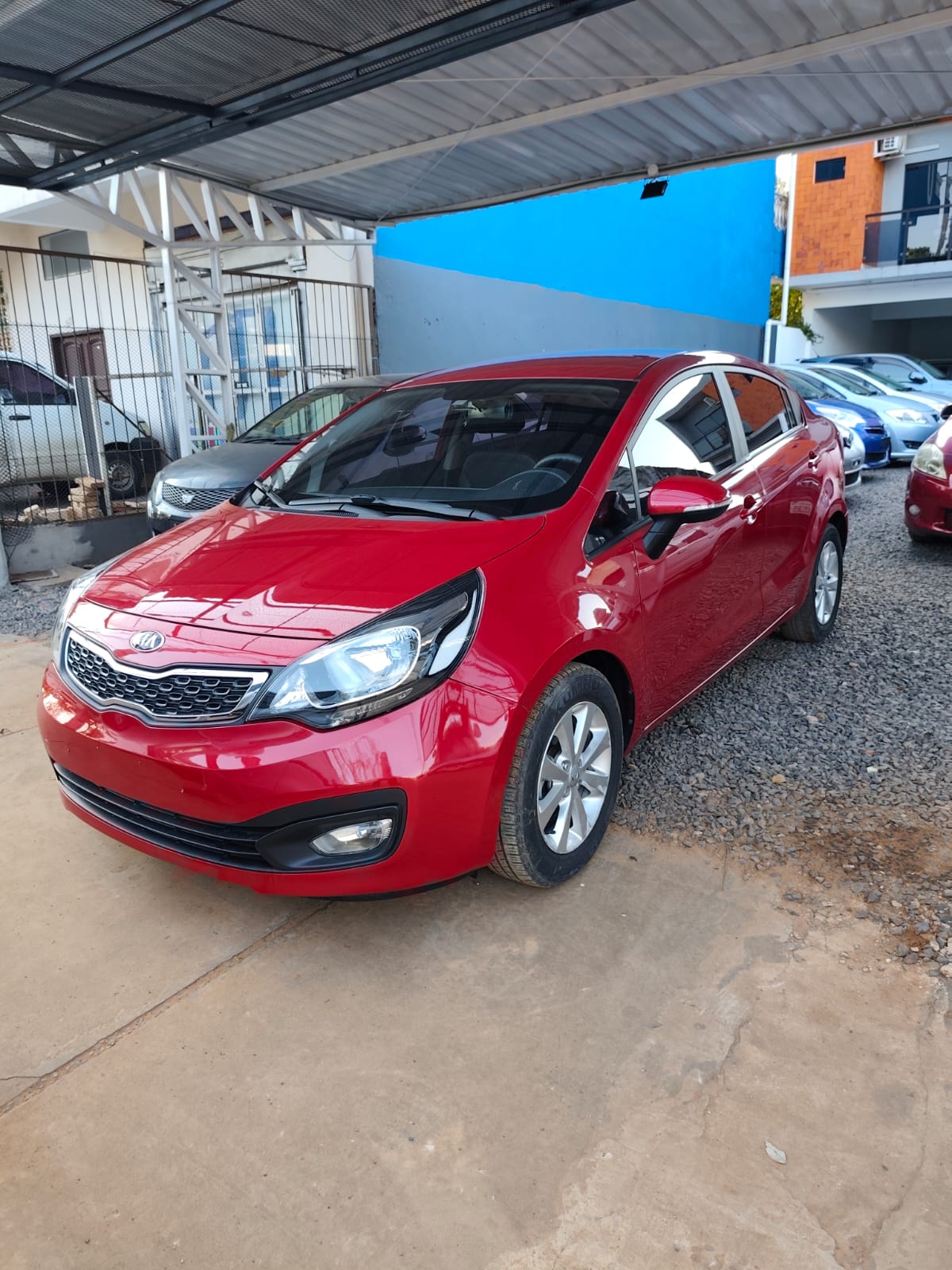 KIA RIO PRIDE SEDÁN 2012 RECIÉN IMPORTADO AUTOMÁTICO MOTOR 1600 NAFTERO