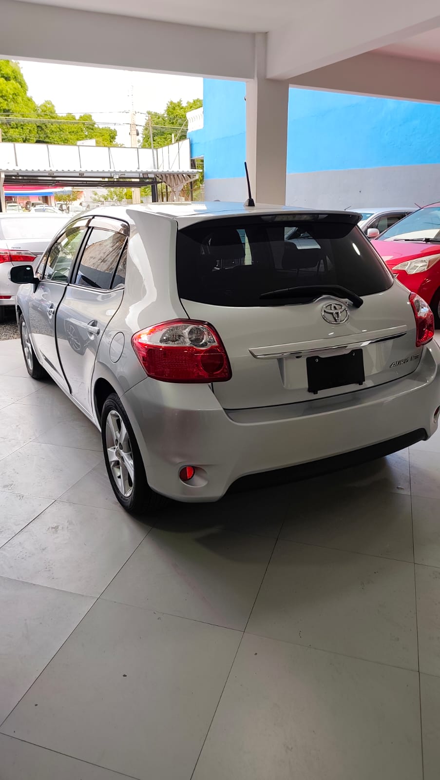 TOYOTA AURIS 2010 RECIÉN IMPORTADO AUTOMÁTICO MOTOR 1500 NAFTERO
