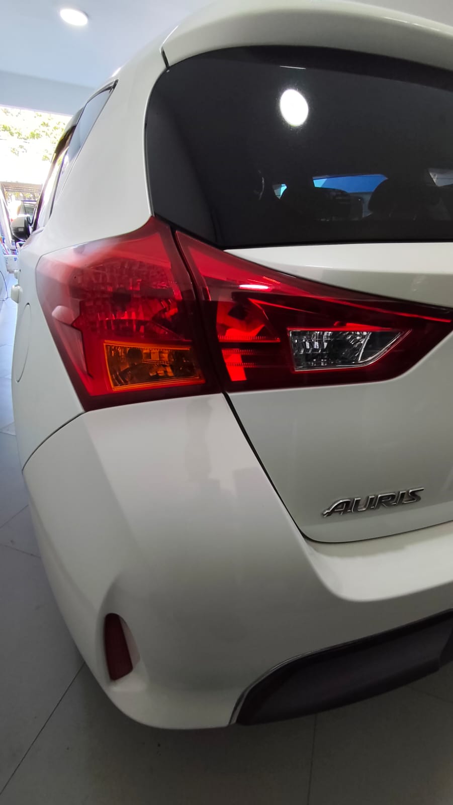 TOYOTA AURIS 2013 AUTOMÁTICO RECIÉN IMPORTADO MOTOR 1500 NAFTERO