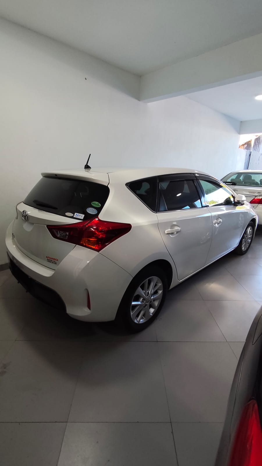TOYOTA AURIS 2013 AUTOMÁTICO RECIÉN IMPORTADO MOTOR 1500 NAFTERO