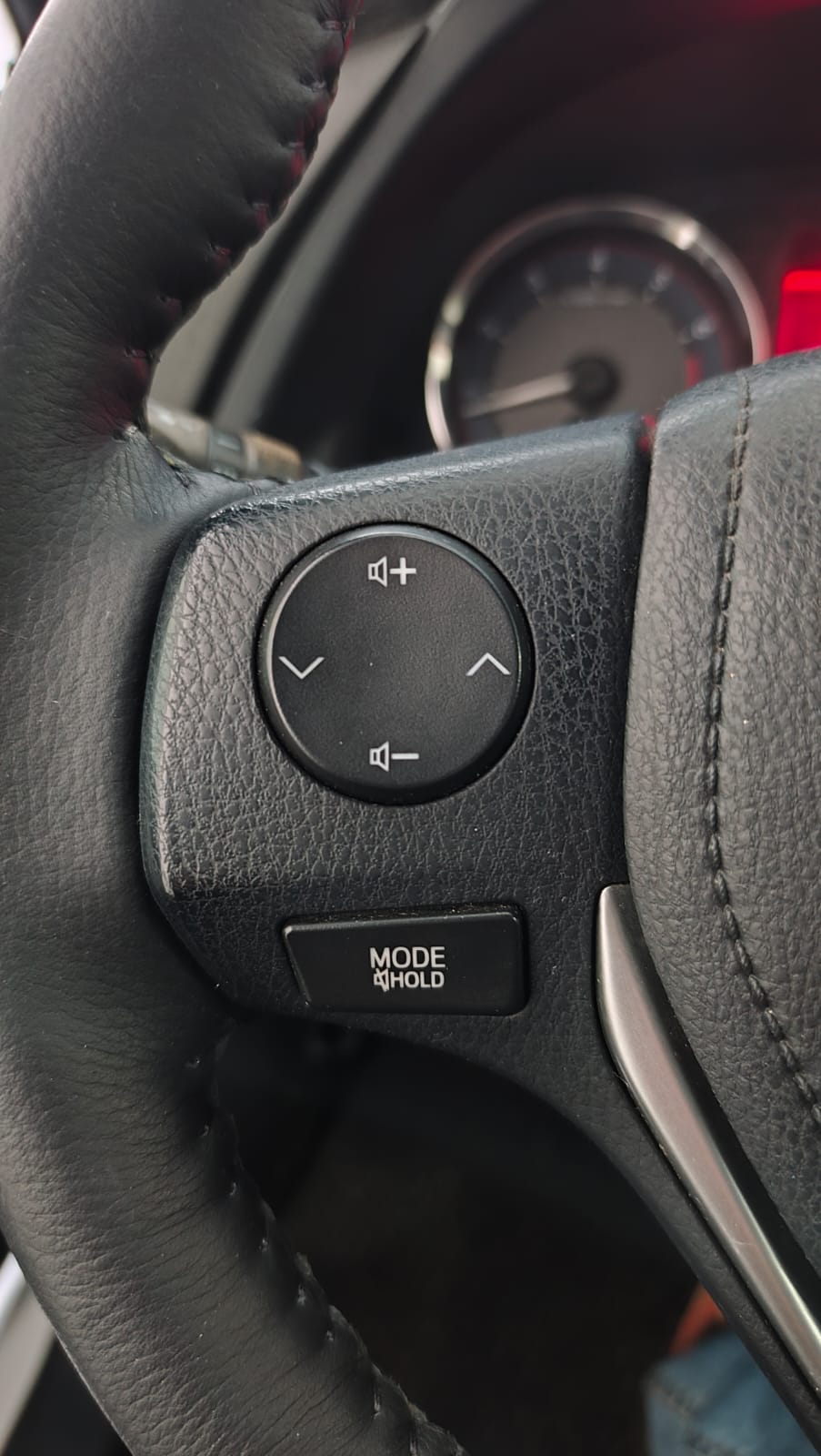 TOYOTA AURIS 2013 AUTOMÁTICO RECIÉN IMPORTADO MOTOR 1500 NAFTERO