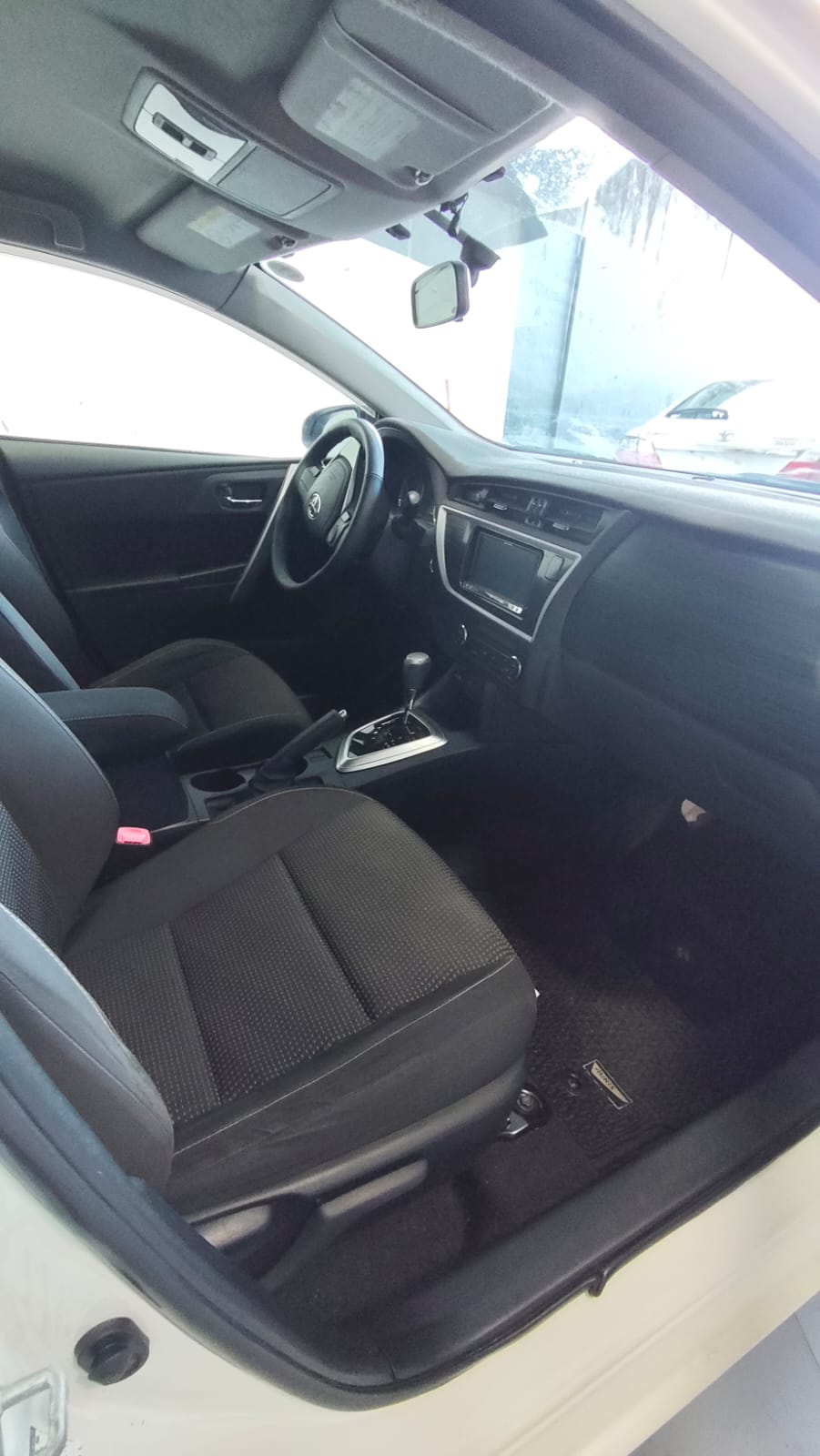 TOYOTA AURIS 2013 AUTOMÁTICO RECIÉN IMPORTADO MOTOR 1500 NAFTERO