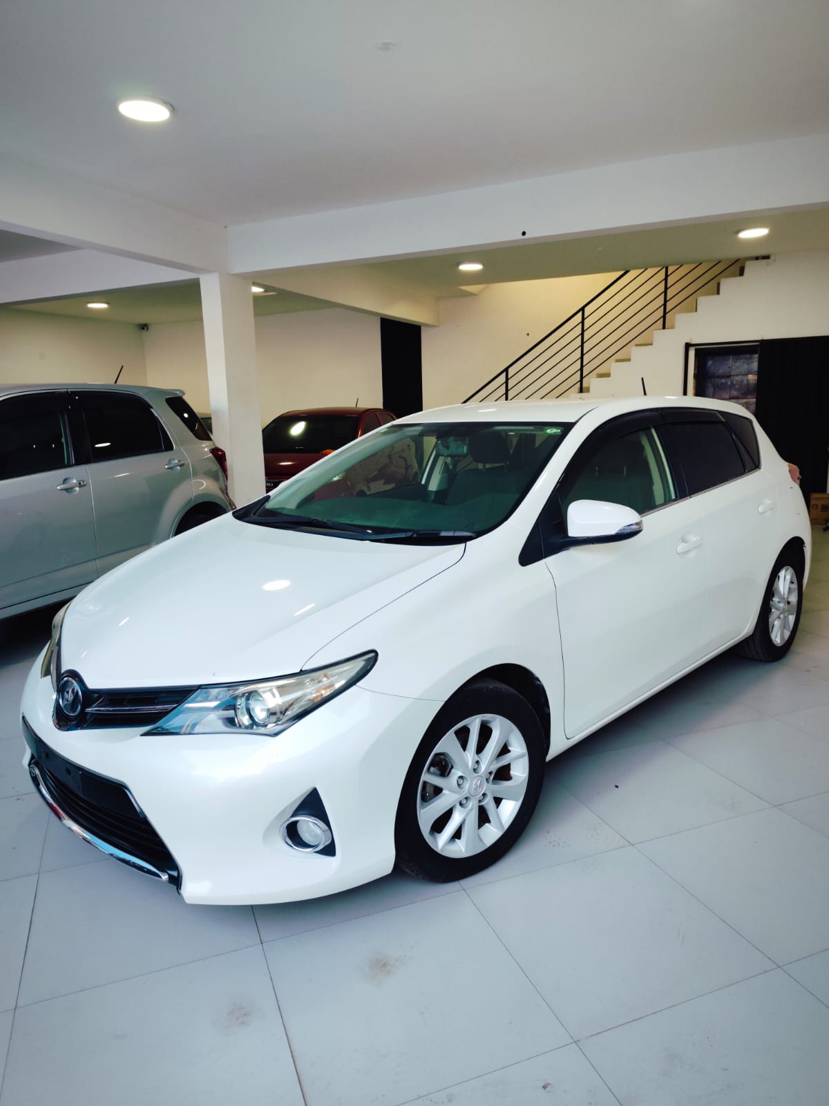 TOYOTA AURIS 2013 AUTOMÁTICO RECIÉN IMPORTADO MOTOR 1500 NAFTERO
