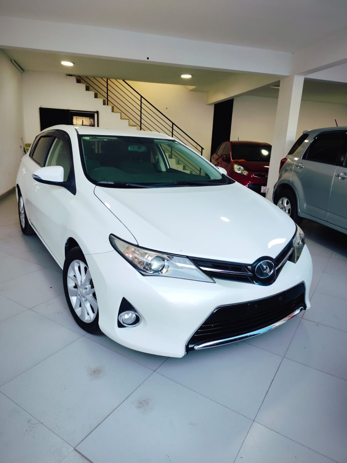 TOYOTA AURIS 2013 AUTOMÁTICO RECIÉN IMPORTADO MOTOR 1500 NAFTERO