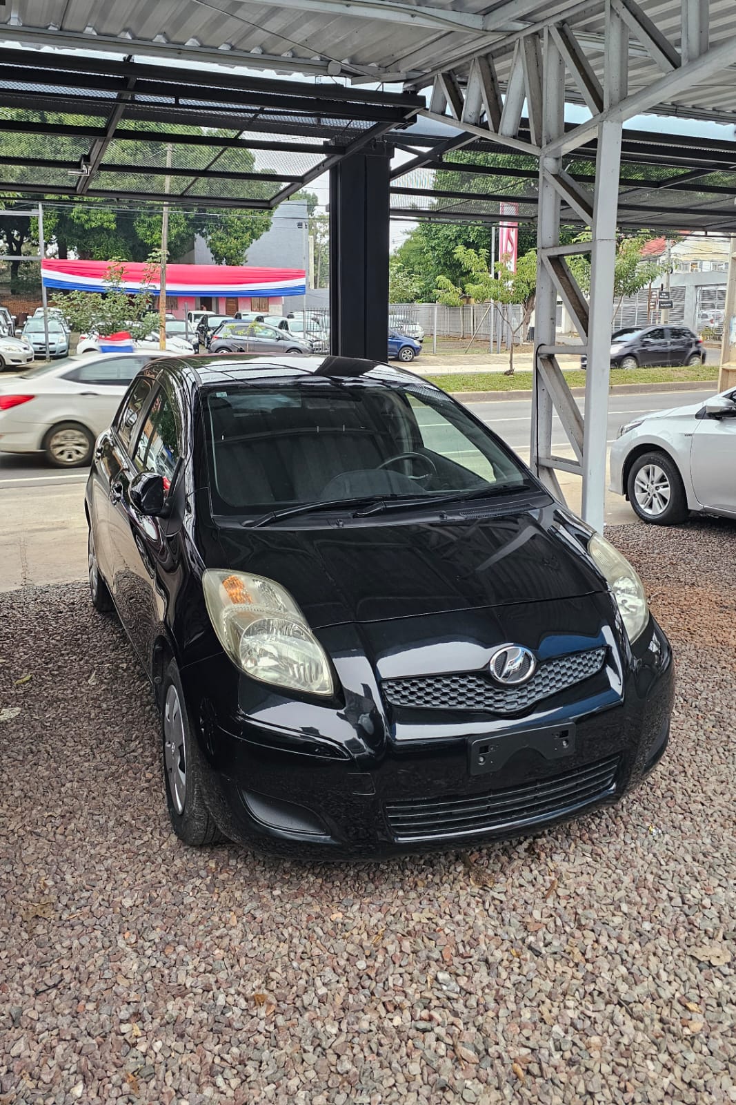 TOYOTA NEW VITZ 2007 RECIÉN IMPORTADO AUTOMÁTICO MOTOR 1300 NAFTERO