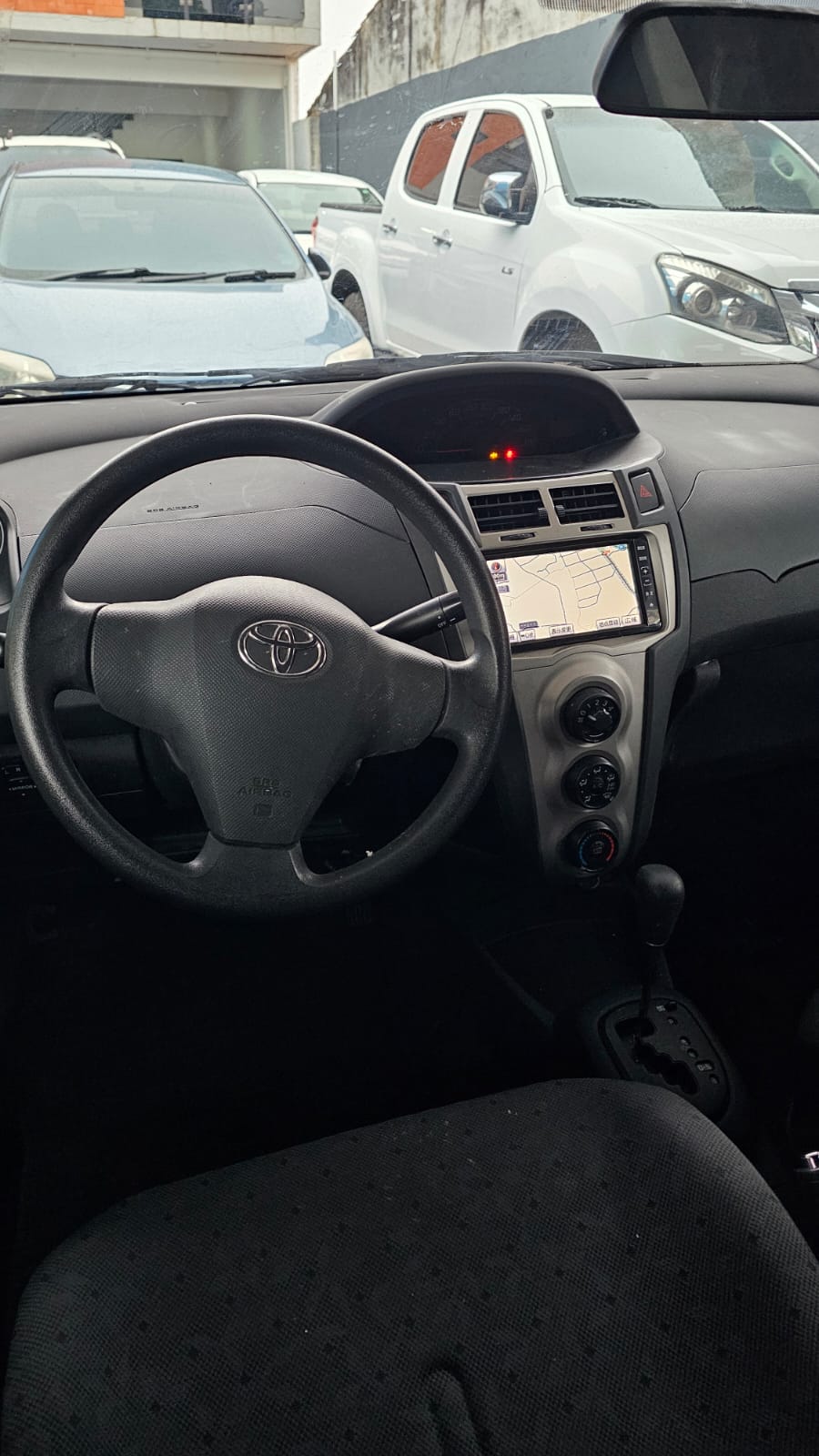 TOYOTA NEW VITZ 2007 RECIÉN IMPORTADO AUTOMÁTICO MOTOR 1300 NAFTERO