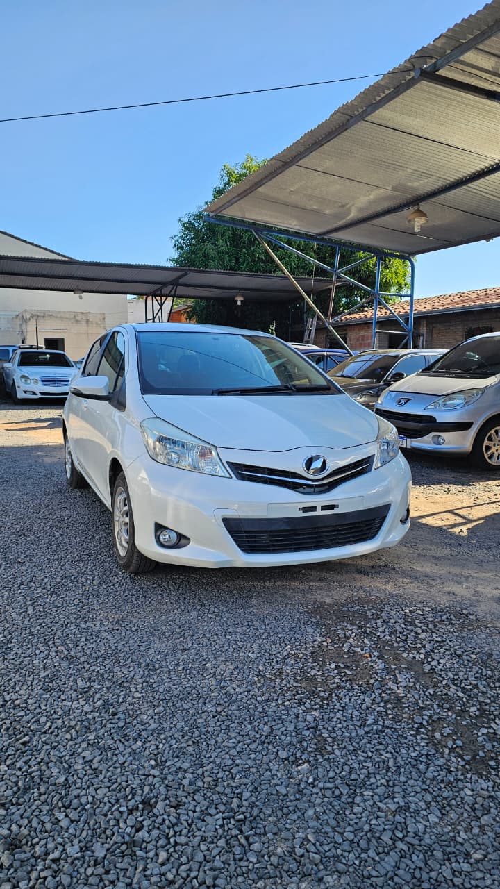 TOYOTA NEW VITZ 2011 AUTOMÁTICO RECIÉN IMPORTADO MOTOR 1300 NAFTERO