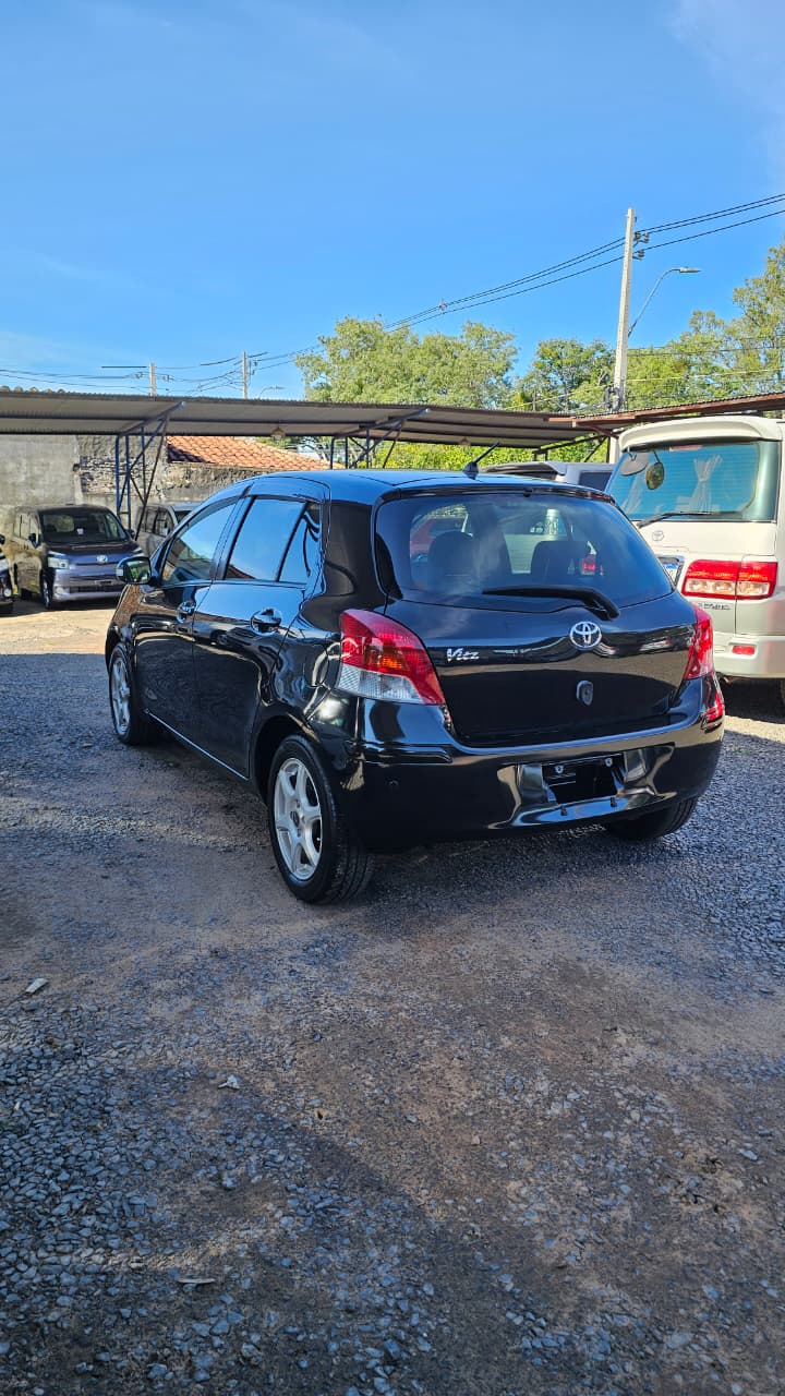 TOYOTA NEW VITZ 2008 RECIÉN IMPORTADO AUTOMÁTICO MOTOR 1300 NAFTERO