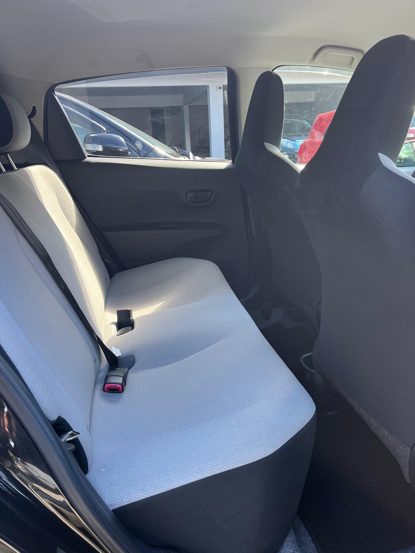 TOYOTA NEW VITZ 2011 AUTOMÁTICO RECIÉN IMPORTADO MOTOR 1300 NAFTERO