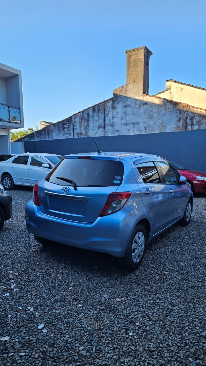 TOYOTA NEW VITZ 2011 AUTOMÁTICO RECIÉN IMPORTADO MOTOR 1300 NAFTERO