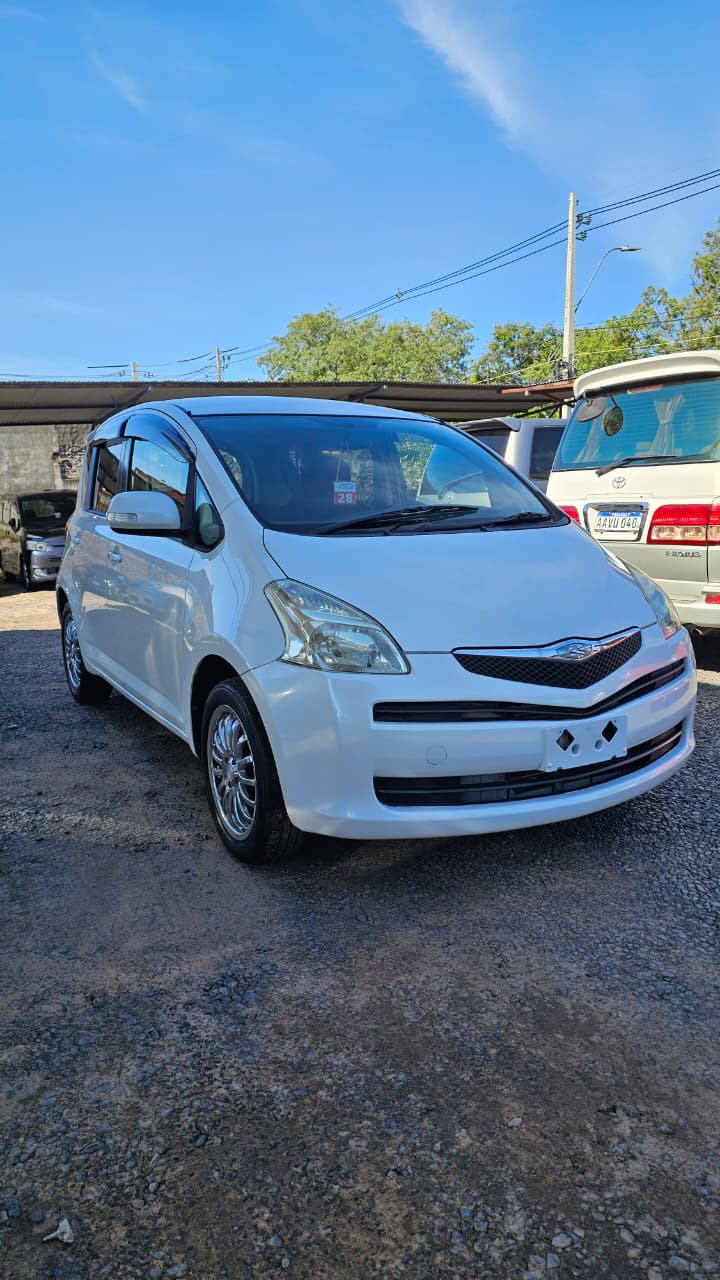 TOYOTA RACTIS 2008 RECIÉN IMPORTADO AUTOMÁTICO MOTOR 1300 NAFTERO