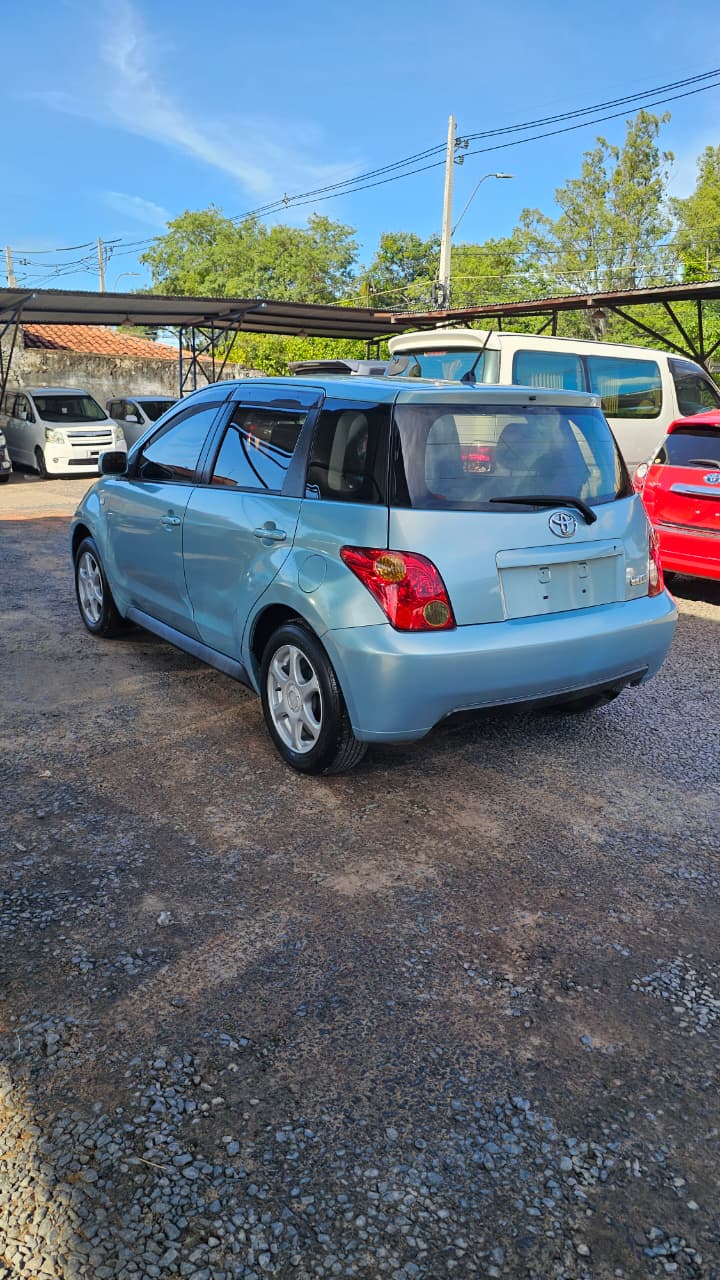 TOYOTA IST 2003 RECIÉN IMPORTADO AUTOMÁTICO MOTOR 1500 NAFTERO