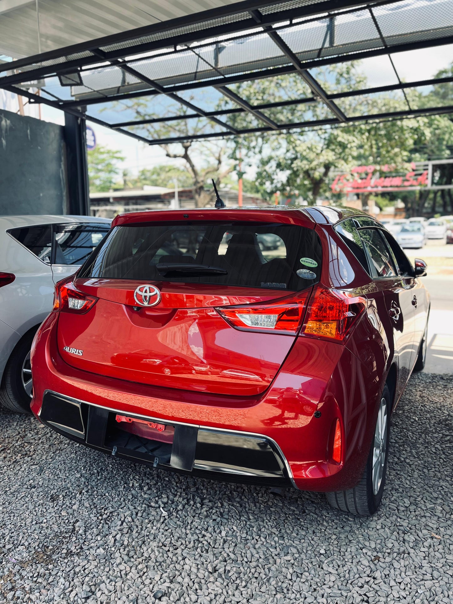 TOYOTA AURIS 2013 AUTOMÁTICO RECIÉN IMPORTADO MOTOR 1500 NAFTERO