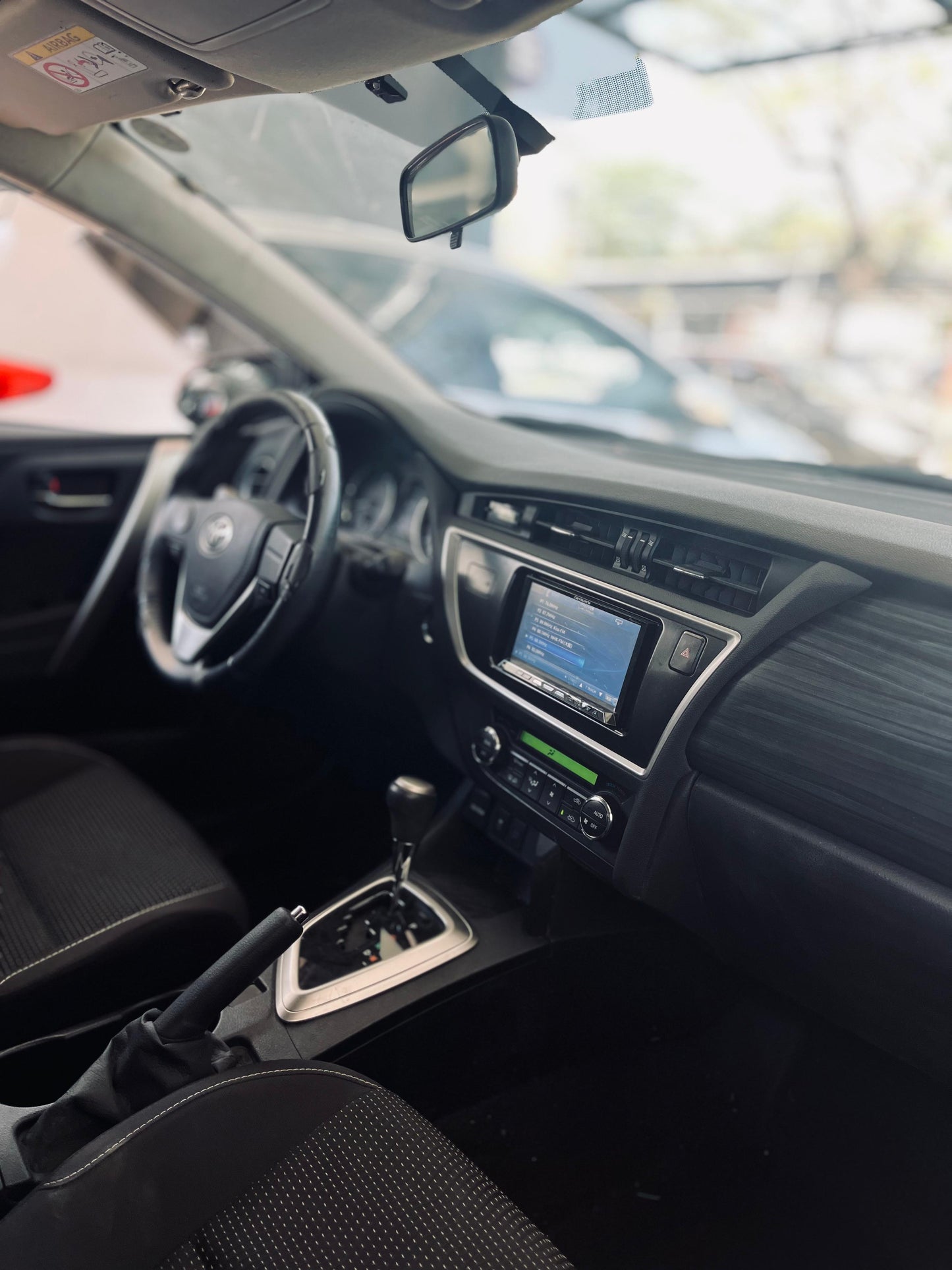 TOYOTA AURIS 2013 AUTOMÁTICO RECIÉN IMPORTADO MOTOR 1500 NAFTERO