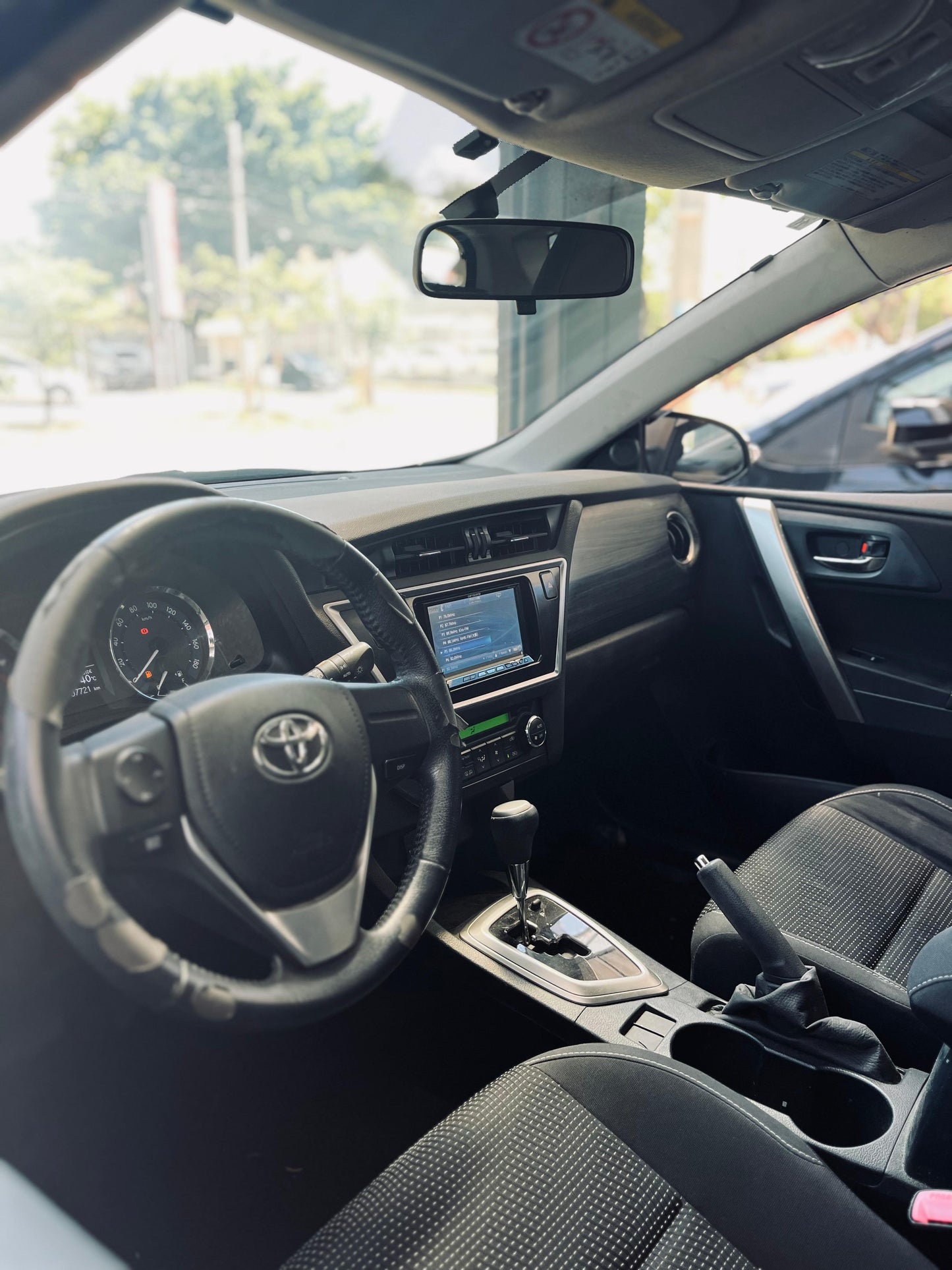 TOYOTA AURIS 2013 AUTOMÁTICO RECIÉN IMPORTADO MOTOR 1500 NAFTERO