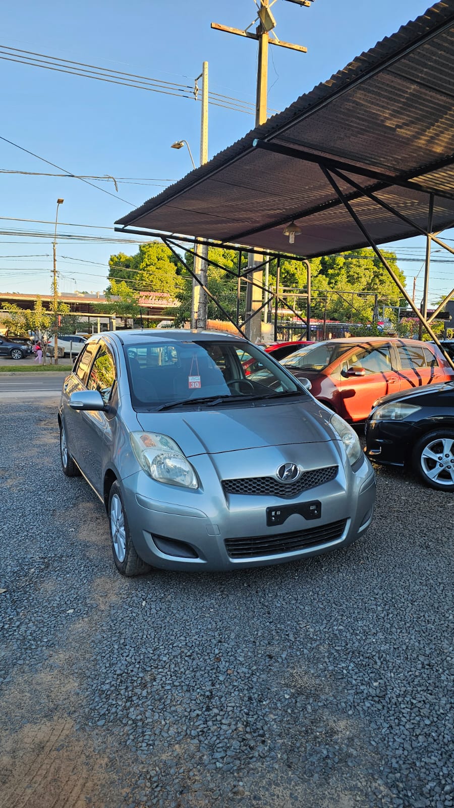 TOYOTA NEW VITZ 2007 RECIÉN IMPORTADO AUTOMÁTICO MOTOR 1300 NAFTERO