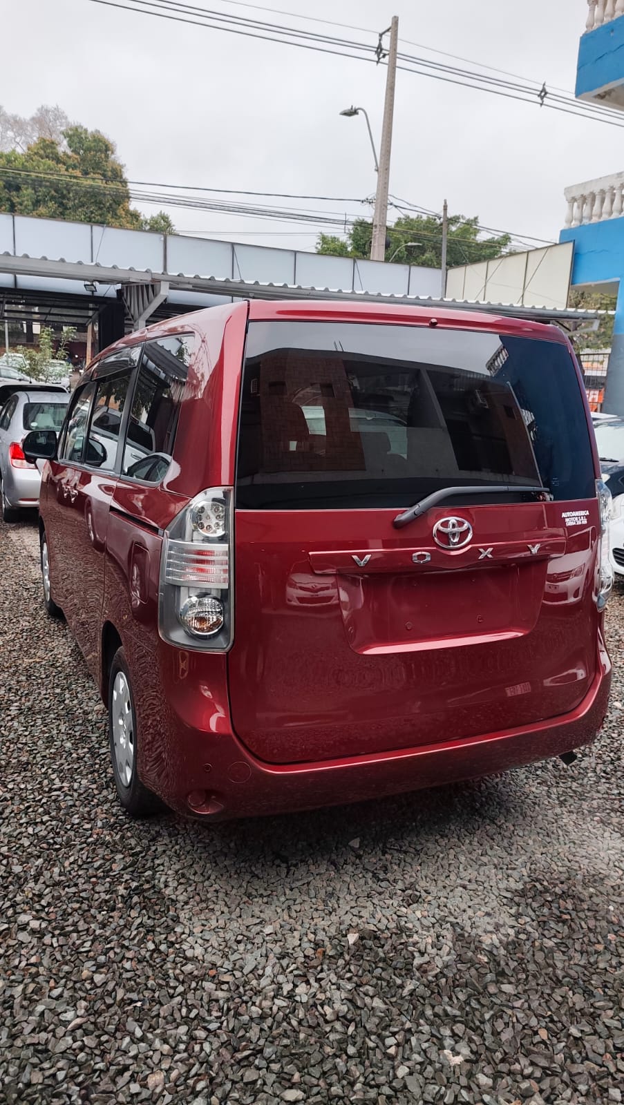 TOYOTA VOXY 2009 RECIÉN IMPORTADO AUTOMÁTICO MOTOR 2000 NAFTERO