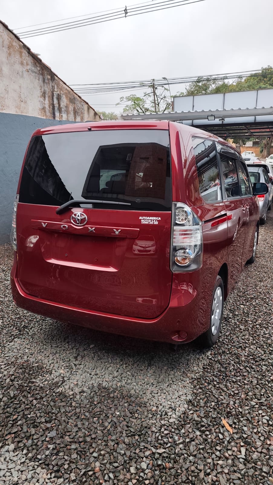 TOYOTA VOXY 2009 RECIÉN IMPORTADO AUTOMÁTICO MOTOR 2000 NAFTERO