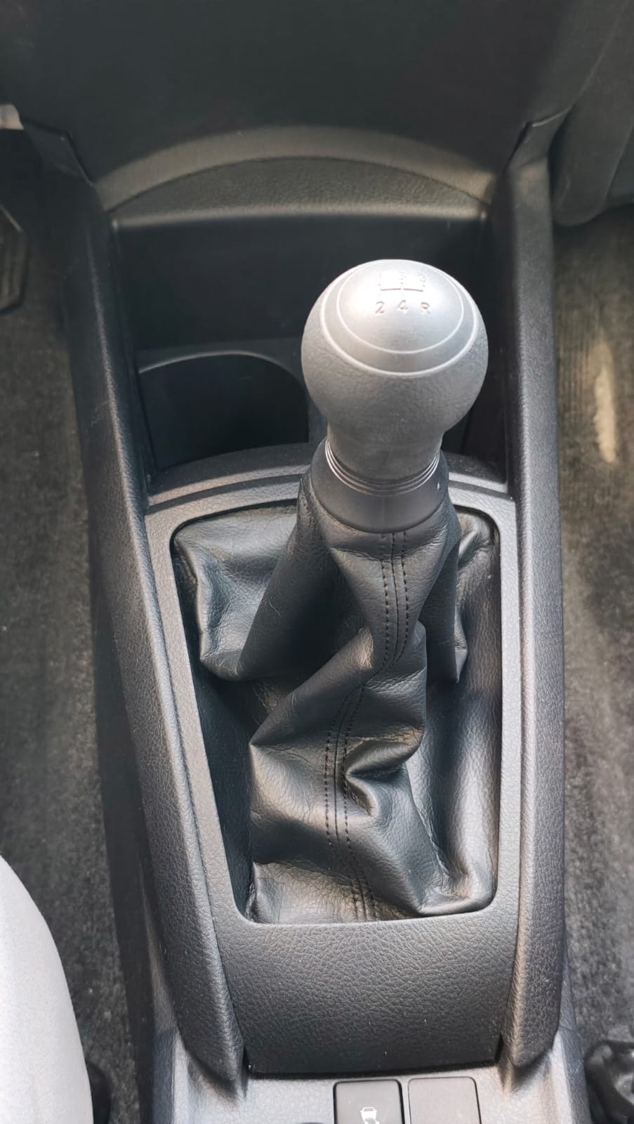TOYOTA AXIO 2013 RECIÉN IMPORTADO MECÁNICO MOTOR 1500 NAFTERO
