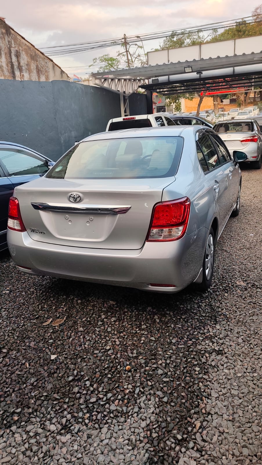 TOYOTA AXIO 2013 RECIÉN IMPORTADO MECÁNICO MOTOR 1500 NAFTERO