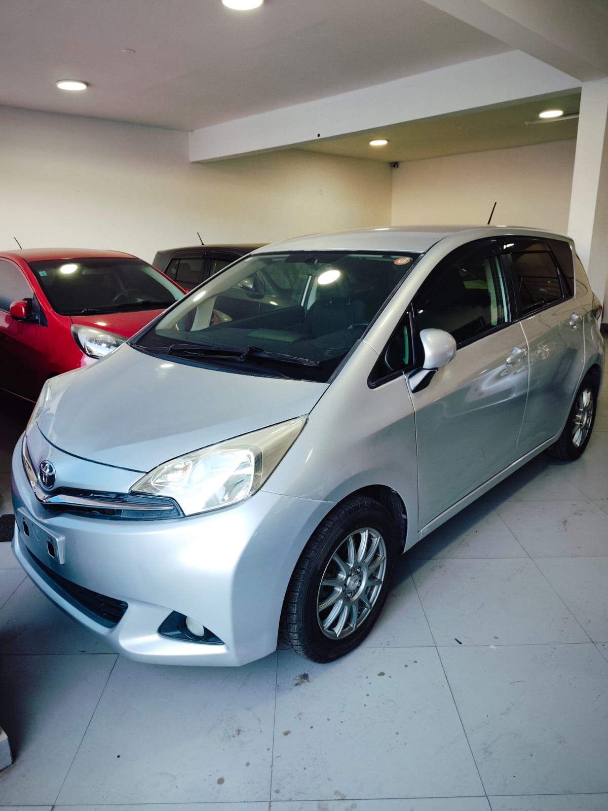 TOYOTA RACTIS 2011 RECIÉN IMPORTADO AUTOMÁTICO MOTOR 1300 NAFTERO
