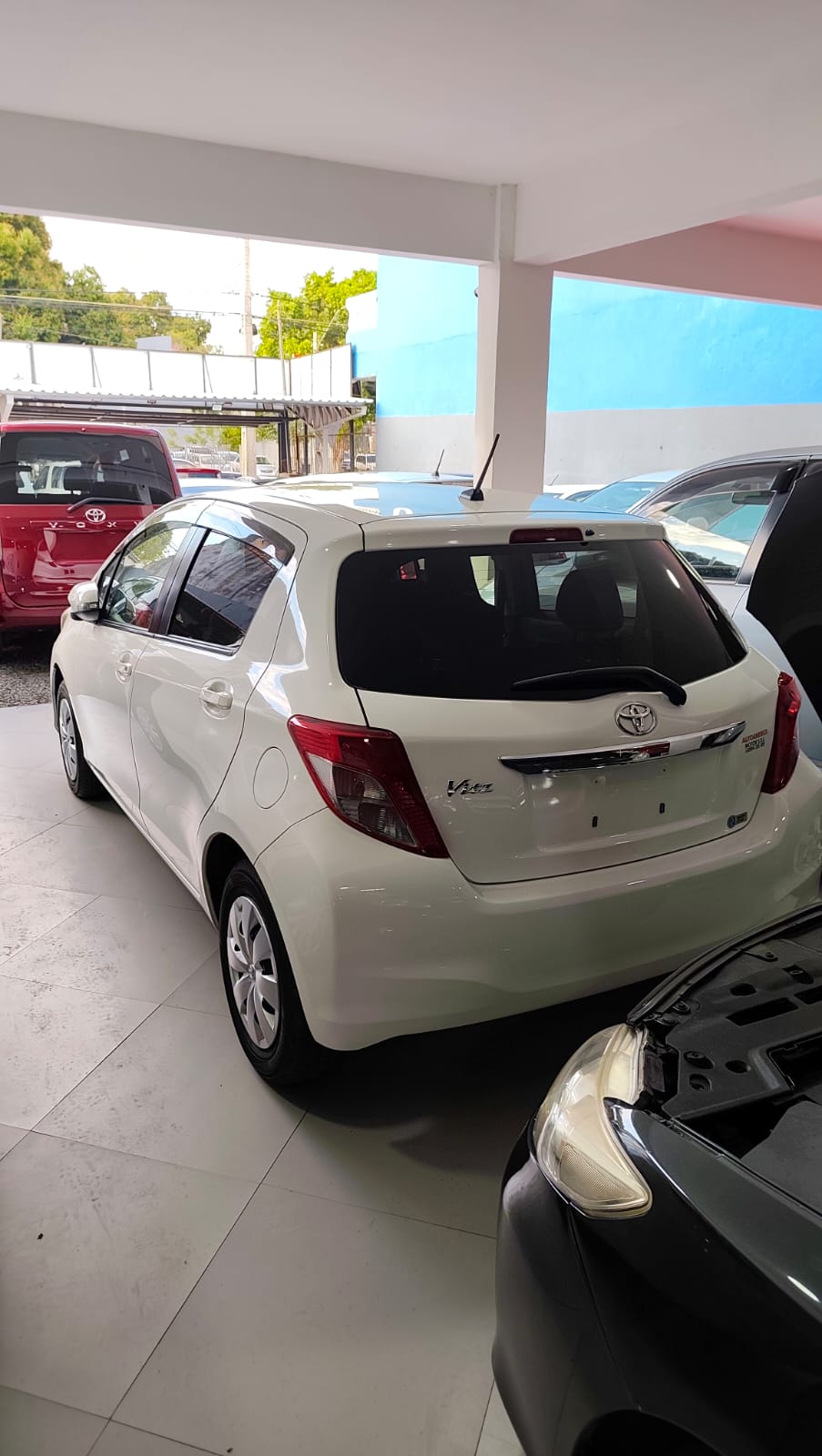 TOYOTA NEW VITZ 2011 AUTOMÁTICO RECIÉN IMPORTADO MOTOR 1300 NAFTERO