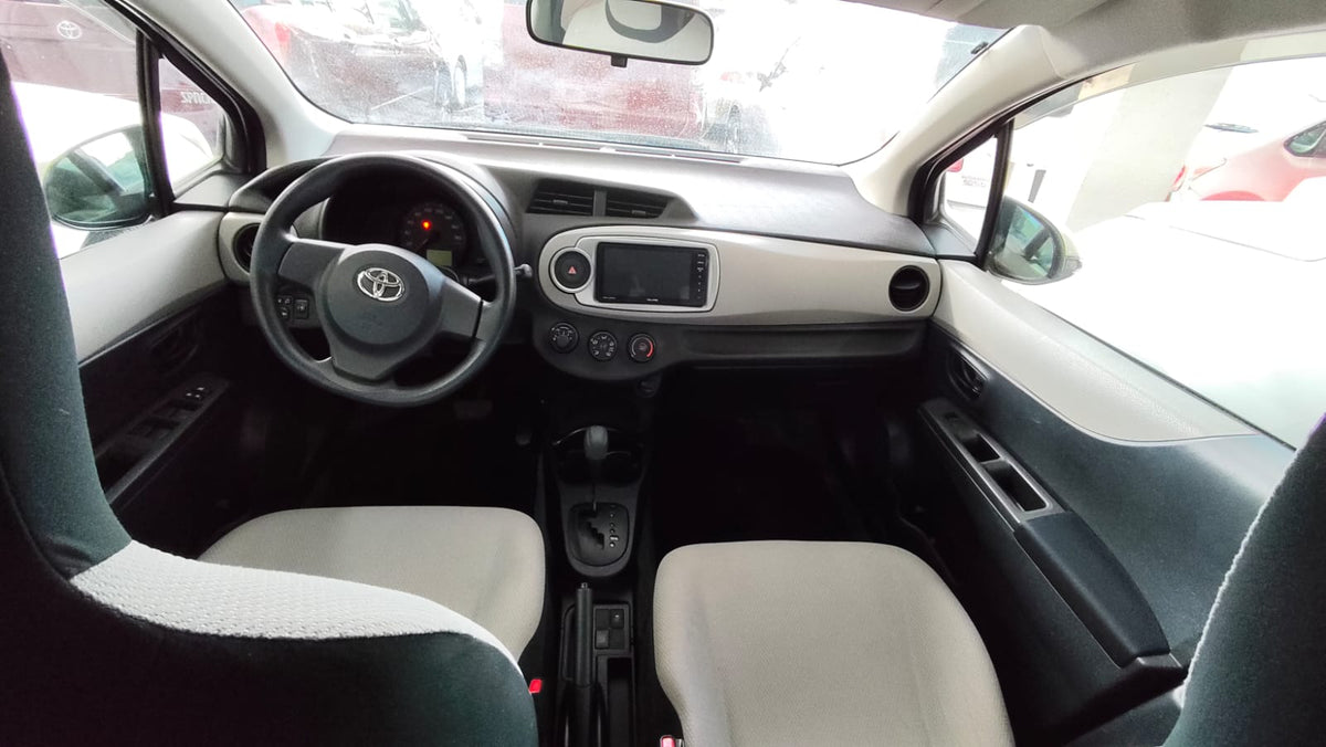 TOYOTA NEW VITZ 2011 AUTOMÁTICO RECIÉN IMPORTADO MOTOR 1300 NAFTERO