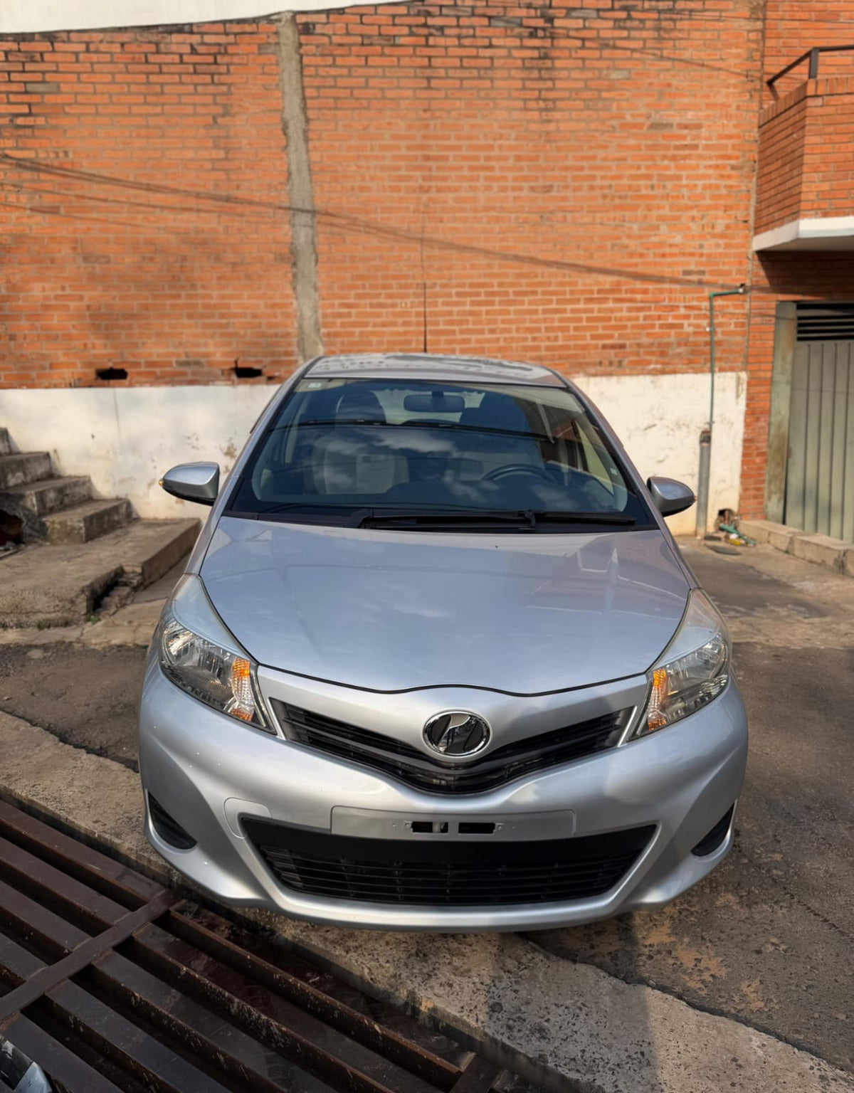 TOYOTA NEW VITZ 2013 AUTOMÁTICO RECIÉN IMPORTADO MOTOR 1300 NAFTERO