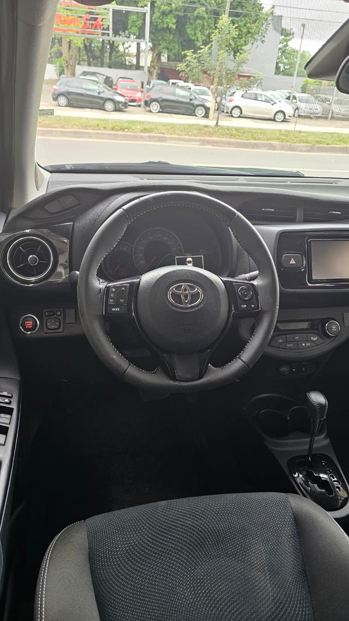 TOYOTA NEW VITZ 2017 RECIÉN IMPORTADO AUTOMÁTICO MOTOR 1300 NAFTERO