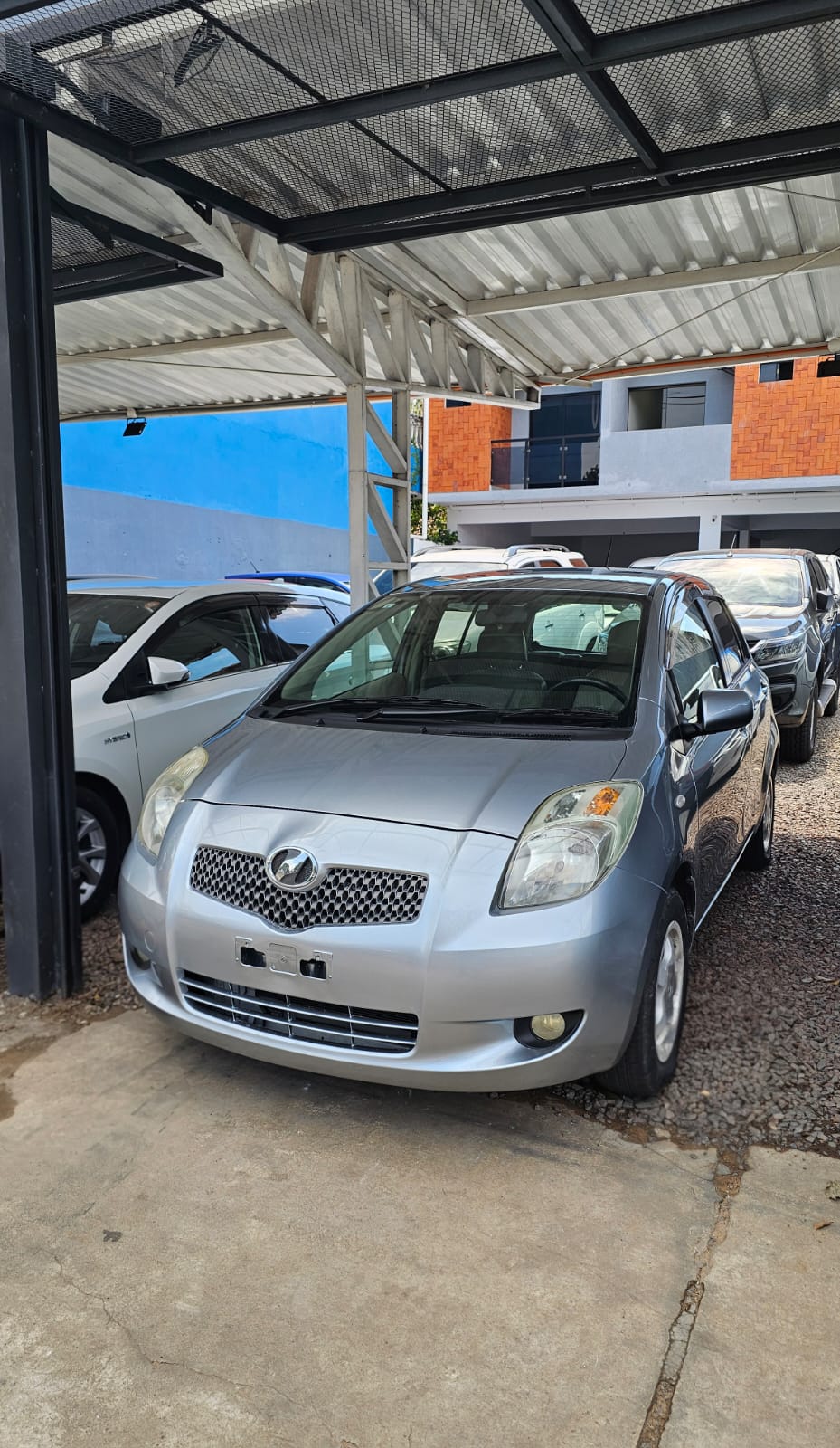 TOYOTA NEW VITZ 2007 AUTOMÁTICO RECIÉN IMPORTADO MOTOR 1300 NAFTERO
