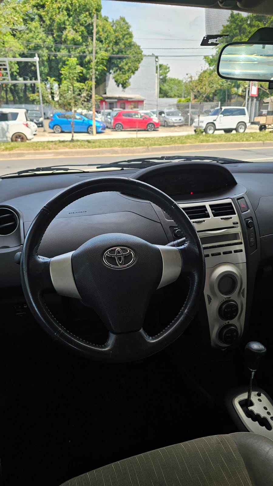 TOYOTA NEW VITZ 2007 AUTOMÁTICO RECIÉN IMPORTADO MOTOR 1300 NAFTERO