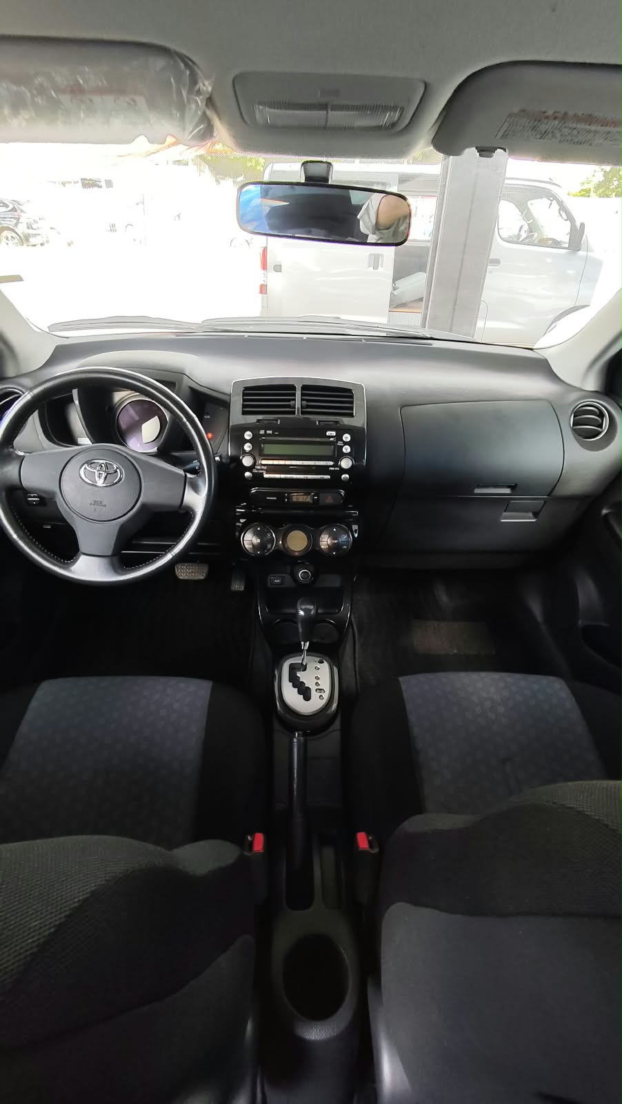 TOYOTA NEW IST 2009 RECIÉN IMPORTADO AUTOMÁTICO MOTOR 1500 NAFTERO