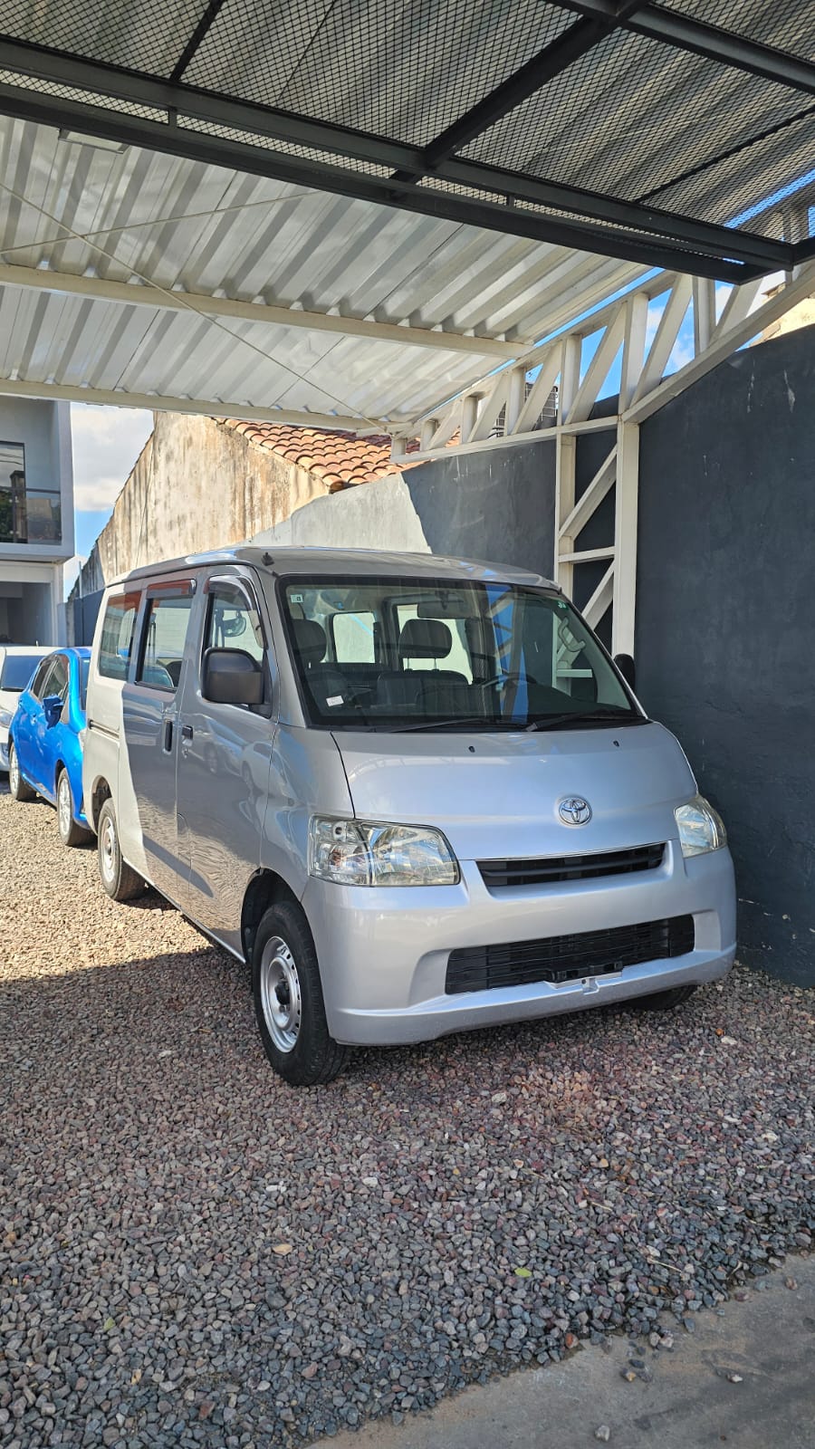 TOYOTA TOWN ACE 2012 AUTOMÁTICO RECIÉN IMPORTADO MOTOR 1500 NAFTERO