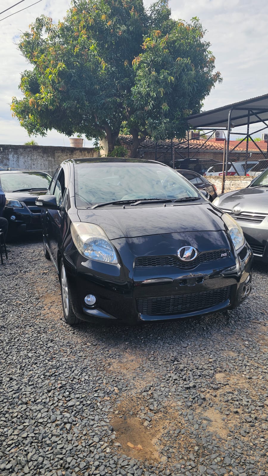 TOYOTA NEW VITZ 2010 RS AUTOMÁTICO RECIÉN IMPORTADO MOTOR 1300 NAFTERO